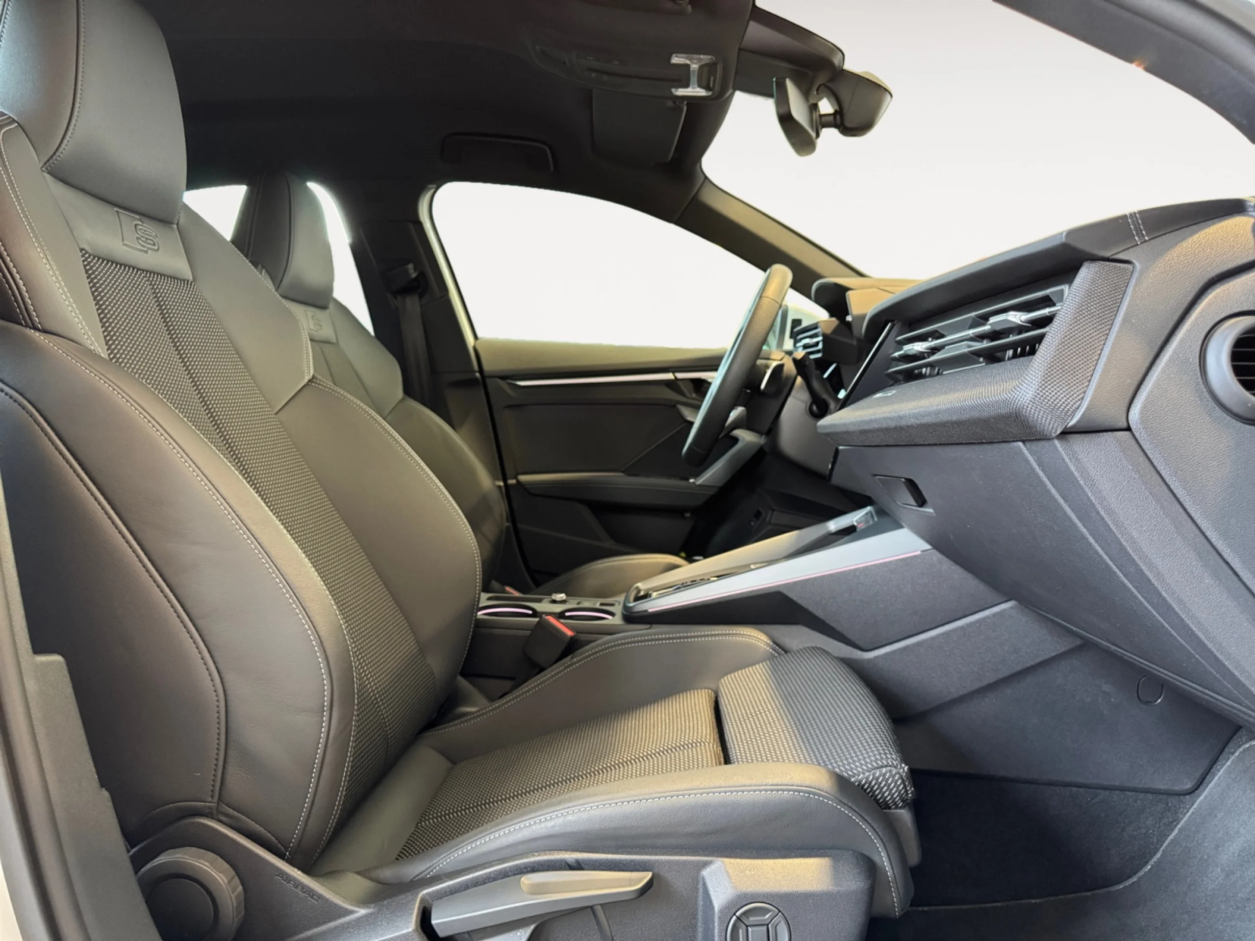 AUDI A3 SEDAN S LINE 35 TFSI 110KW S TRONIC - Foto 5