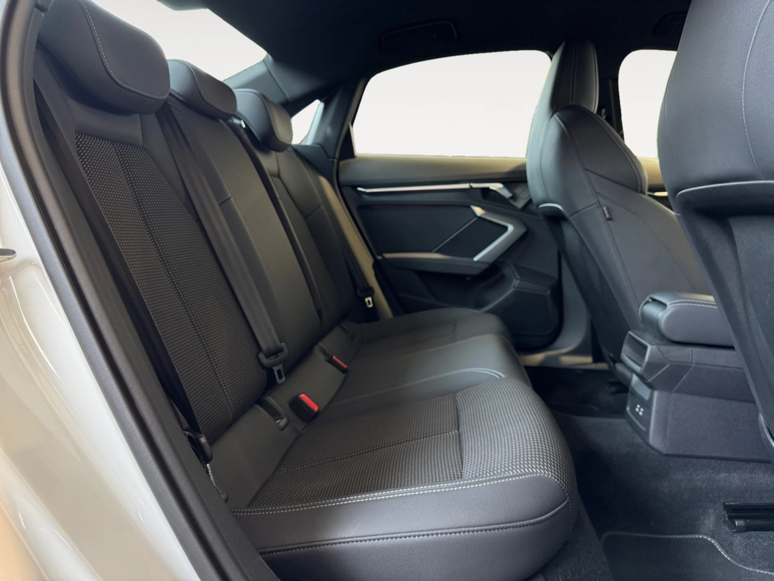 AUDI A3 SEDAN S LINE 35 TFSI 110KW S TRONIC - Foto 6