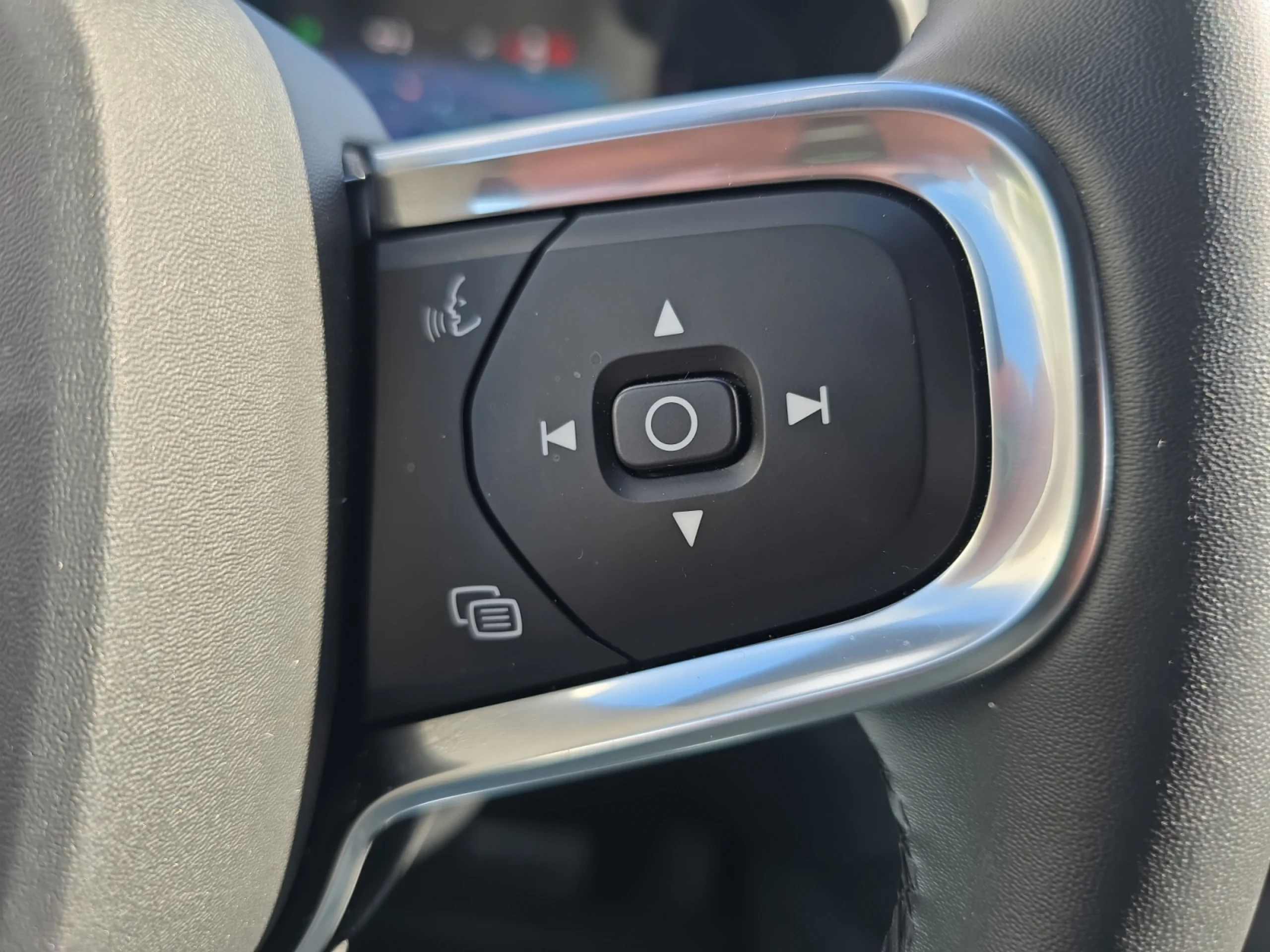 VOLVO XC40 2.0 B3 G CORE AUTO - Foto 13