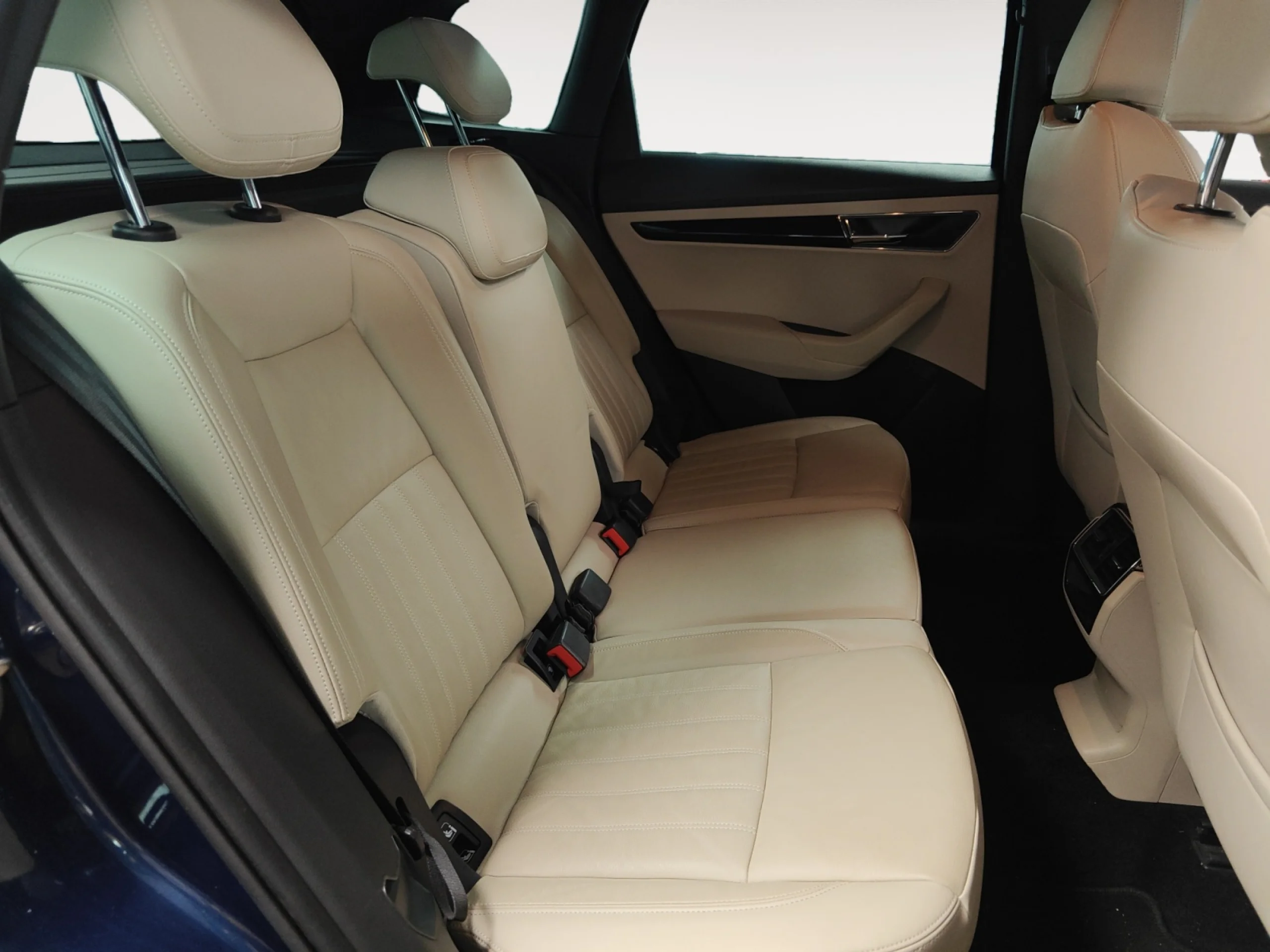 SKODA KAROQ 1.5 TSI 110KW (150CV) DSG ACT STYLE - Foto 6