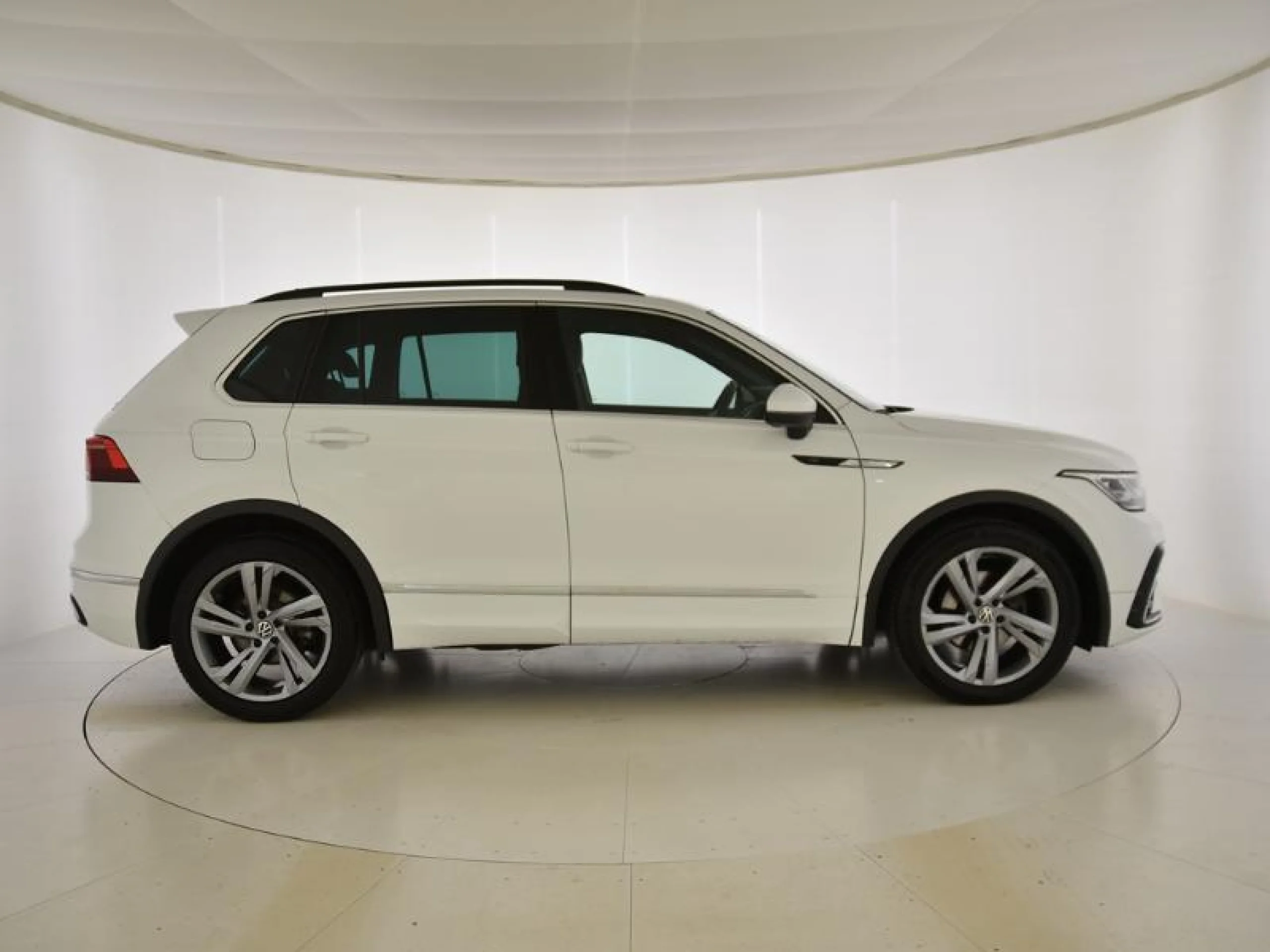 VOLKSWAGEN TIGUAN R LINE 2.0 TDI 110KW (150CV) DSG 4MOTION - Foto 3