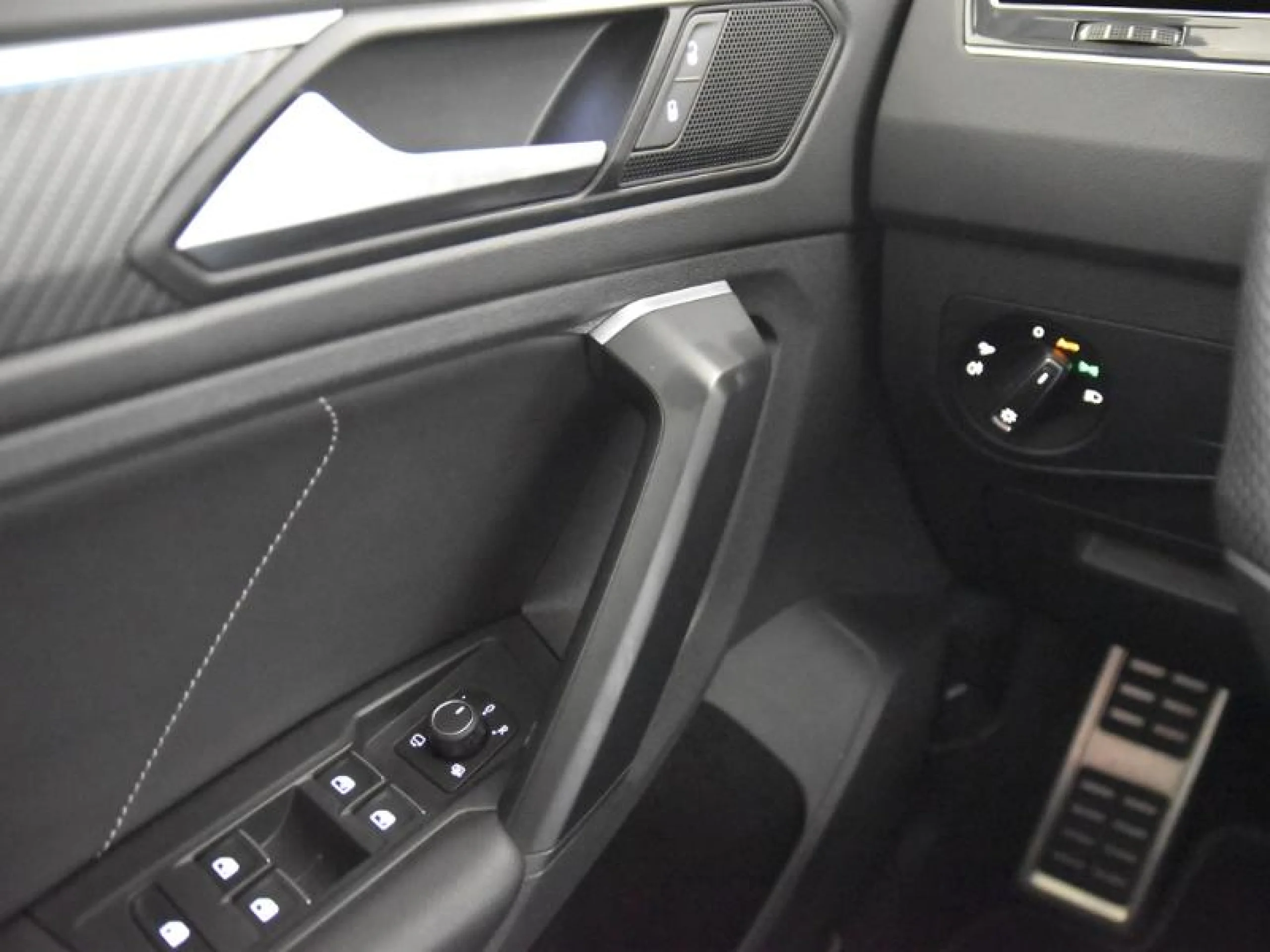 VOLKSWAGEN TIGUAN R LINE 2.0 TDI 110KW (150CV) DSG 4MOTION - Foto 17