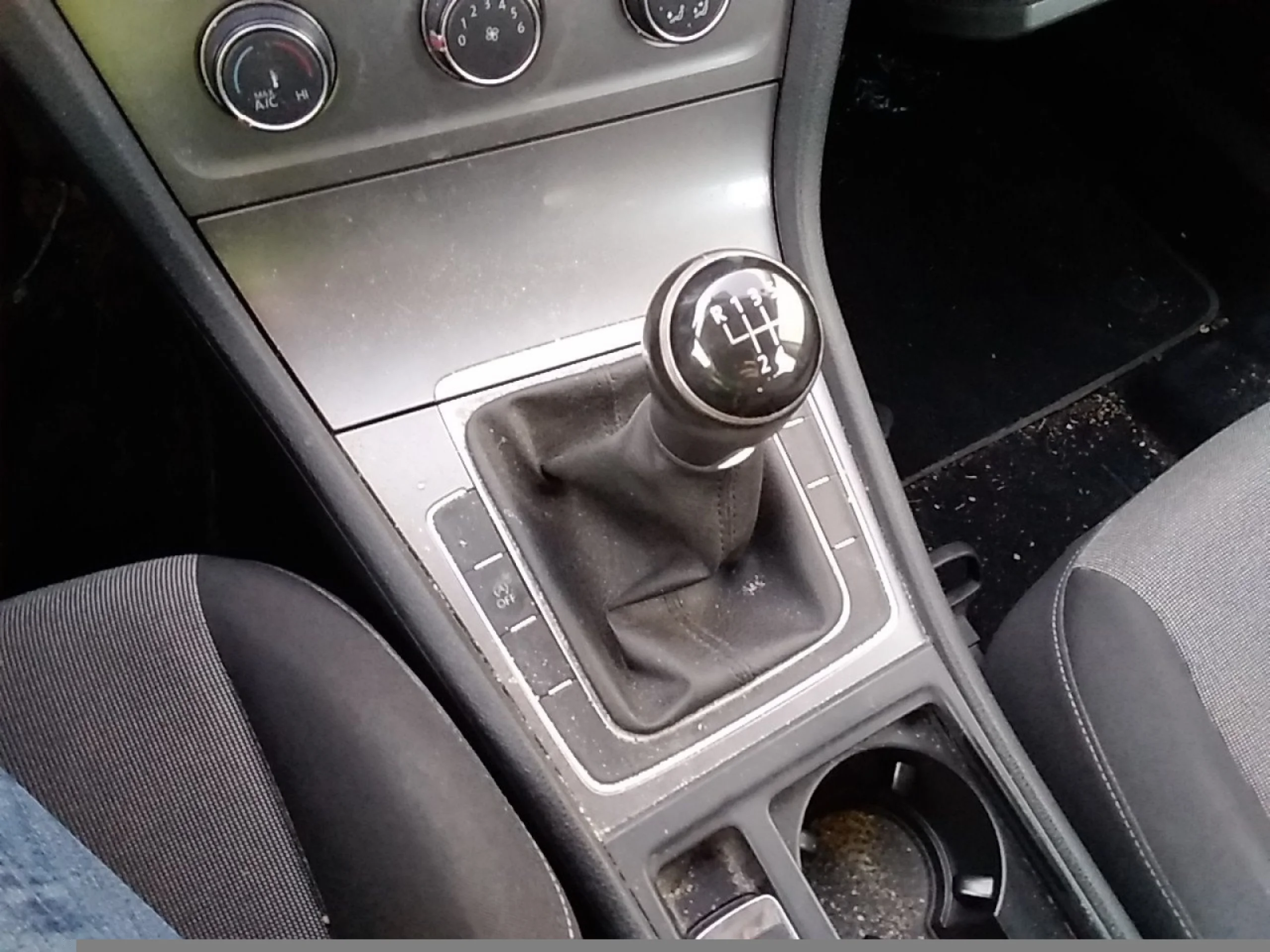 VOLKSWAGEN GOLF EDITION 1.6 TDI - Foto 10