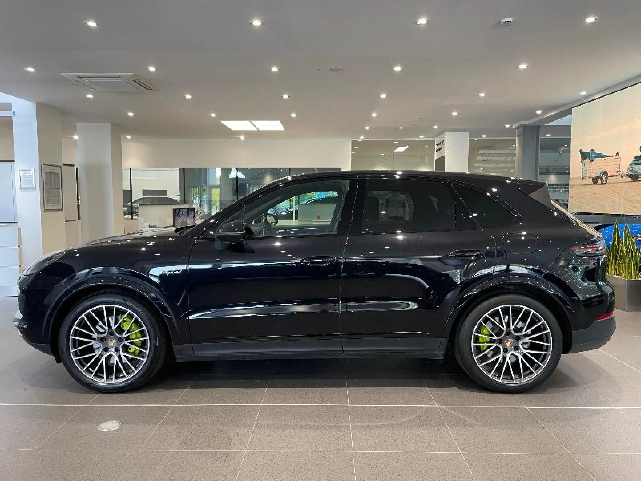 PORSCHE CAYENNE E HYBRID - Foto 2