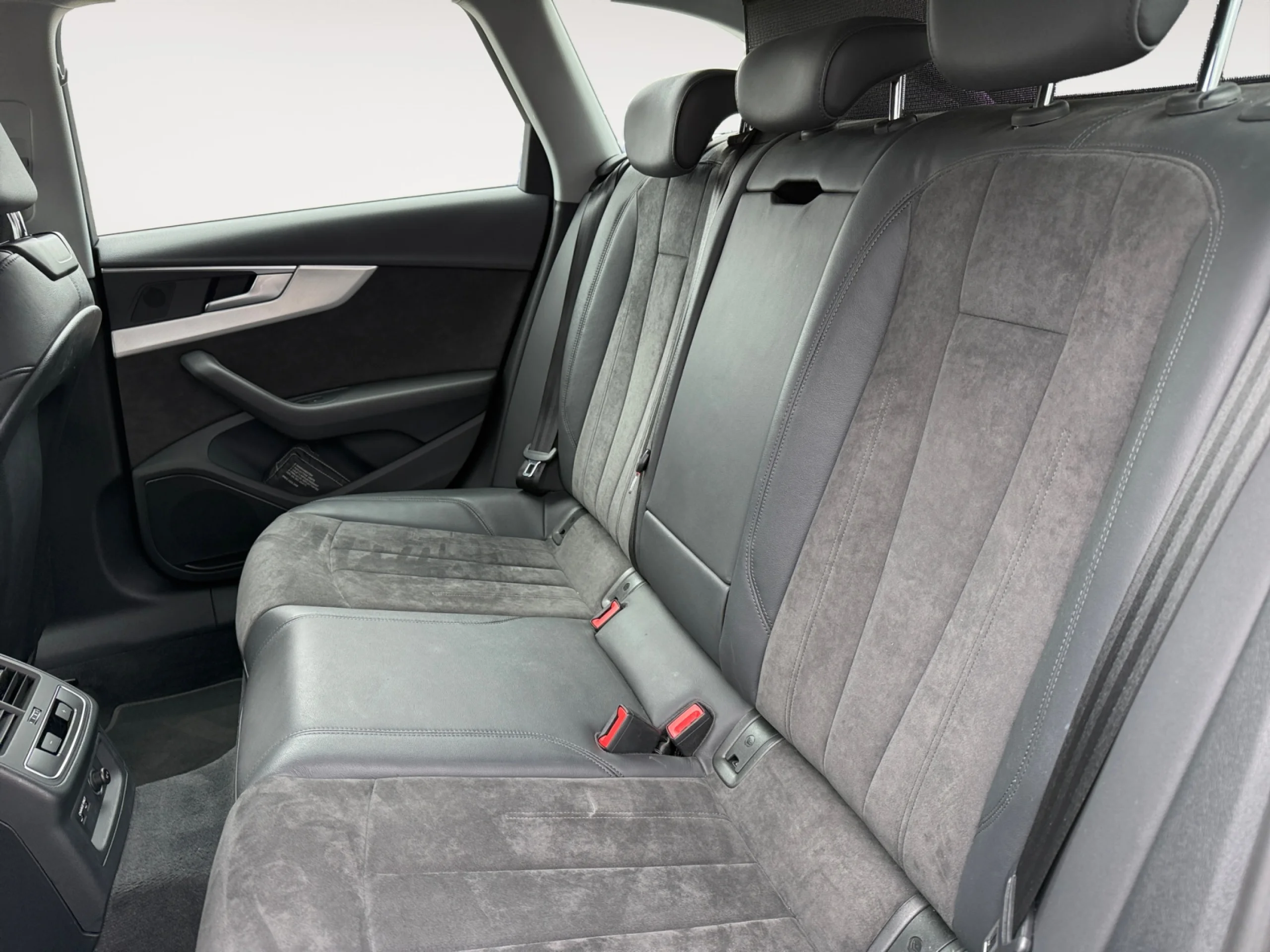 AUDI A4 AVANT S LINE 40 TDI 140KW S TRONIC - Foto 6