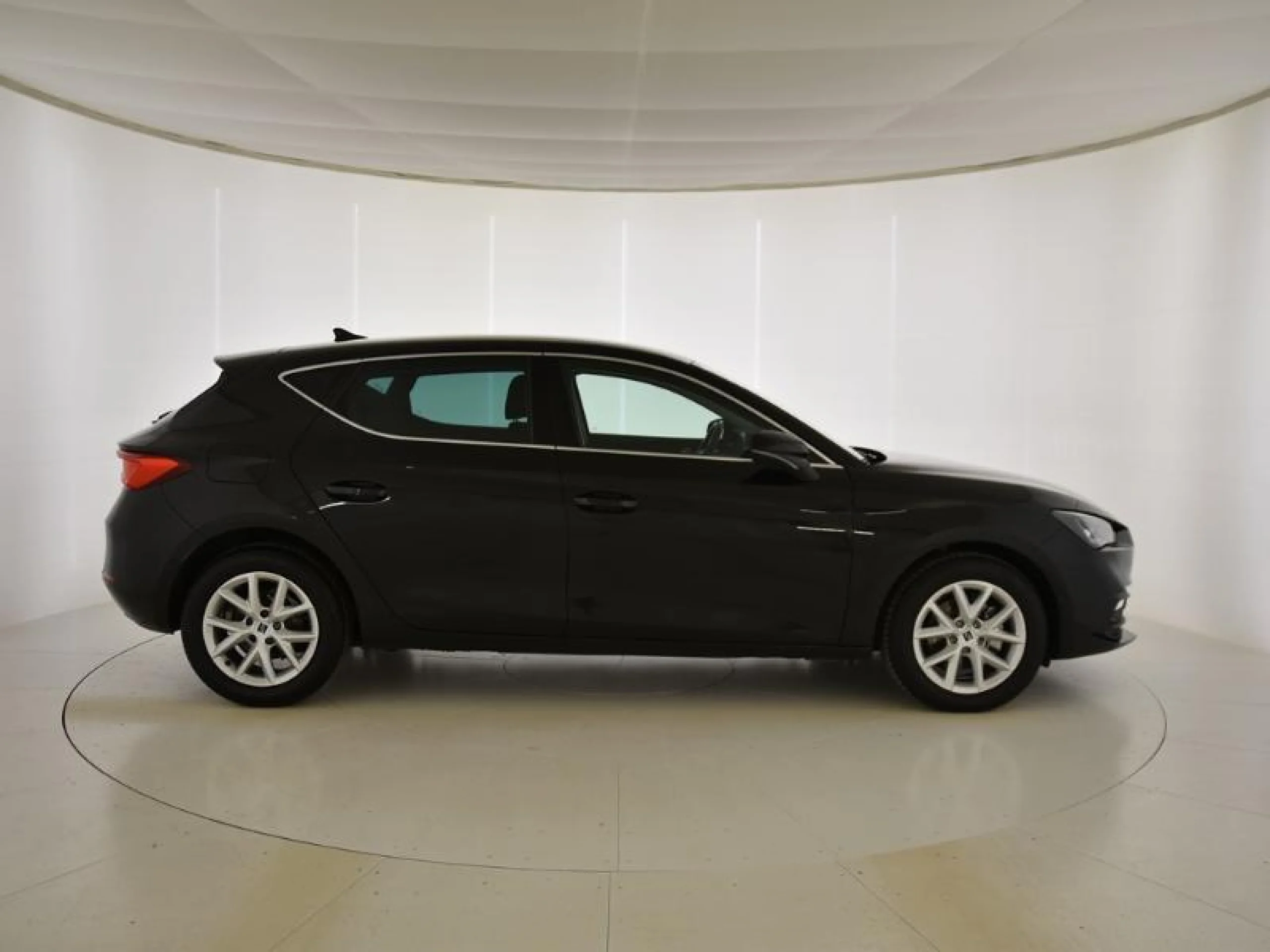 SEAT LEON 1.5 TSI 85KW S&S STYLE 25 ANIVERSARIO - Foto 3