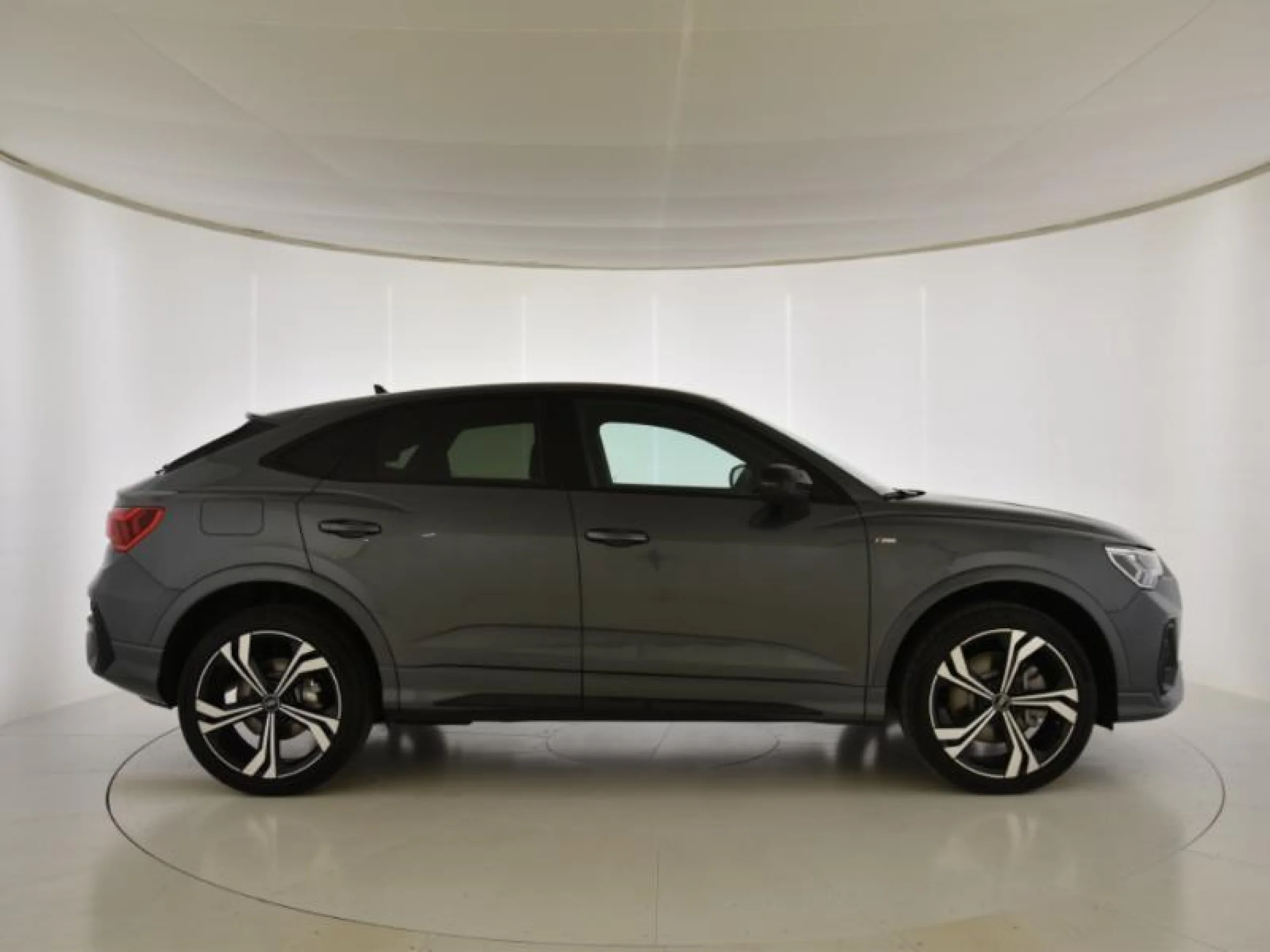 AUDI Q3 SPORTBACK 45 TFSI E 180KW S TRONIC BLACK LINE - Foto 3