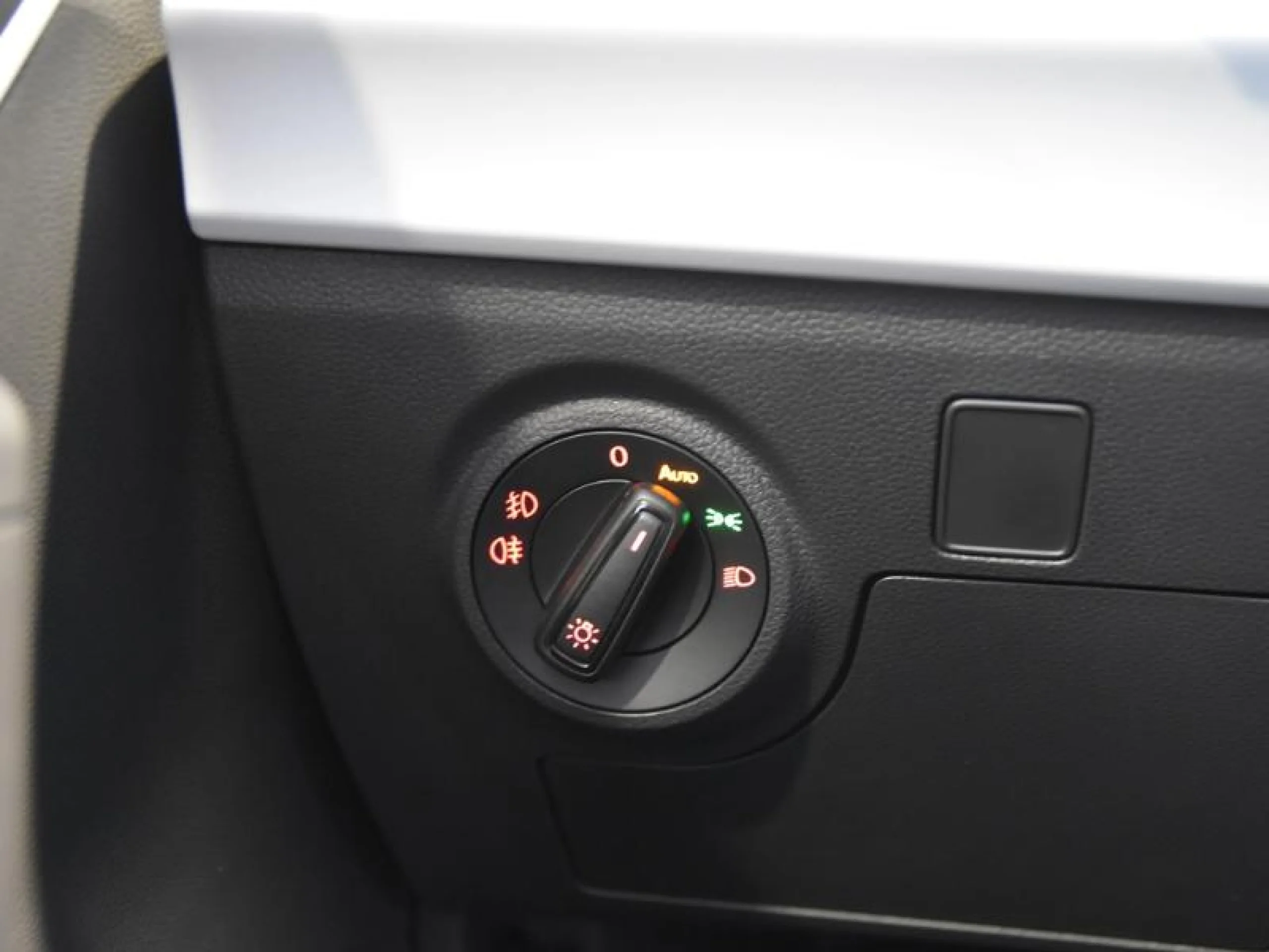 SEAT IBIZA 1.0 TSI 81KW (110CV) SPECIAL EDITION - Foto 16