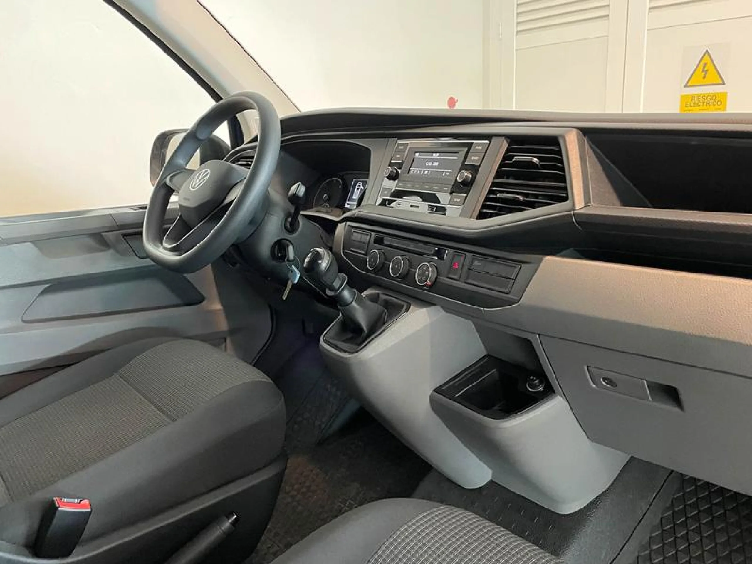 VW COMERCIALES Transporter TRANSPORTER 6.1  FURG N MRW V2 BATALLA CORTA 2.0 TDI 81 KW (110 CV) 5 VEL. 2.800 - Foto 12