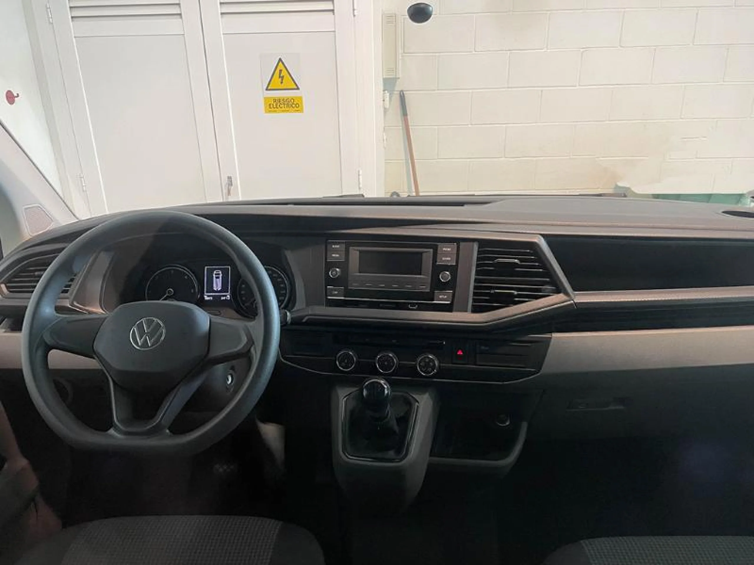 VW COMERCIALES Transporter TRANSPORTER 6.1  FURG N MRW V2 BATALLA CORTA 2.0 TDI 81 KW (110 CV) 5 VEL. 2.800 - Foto 4