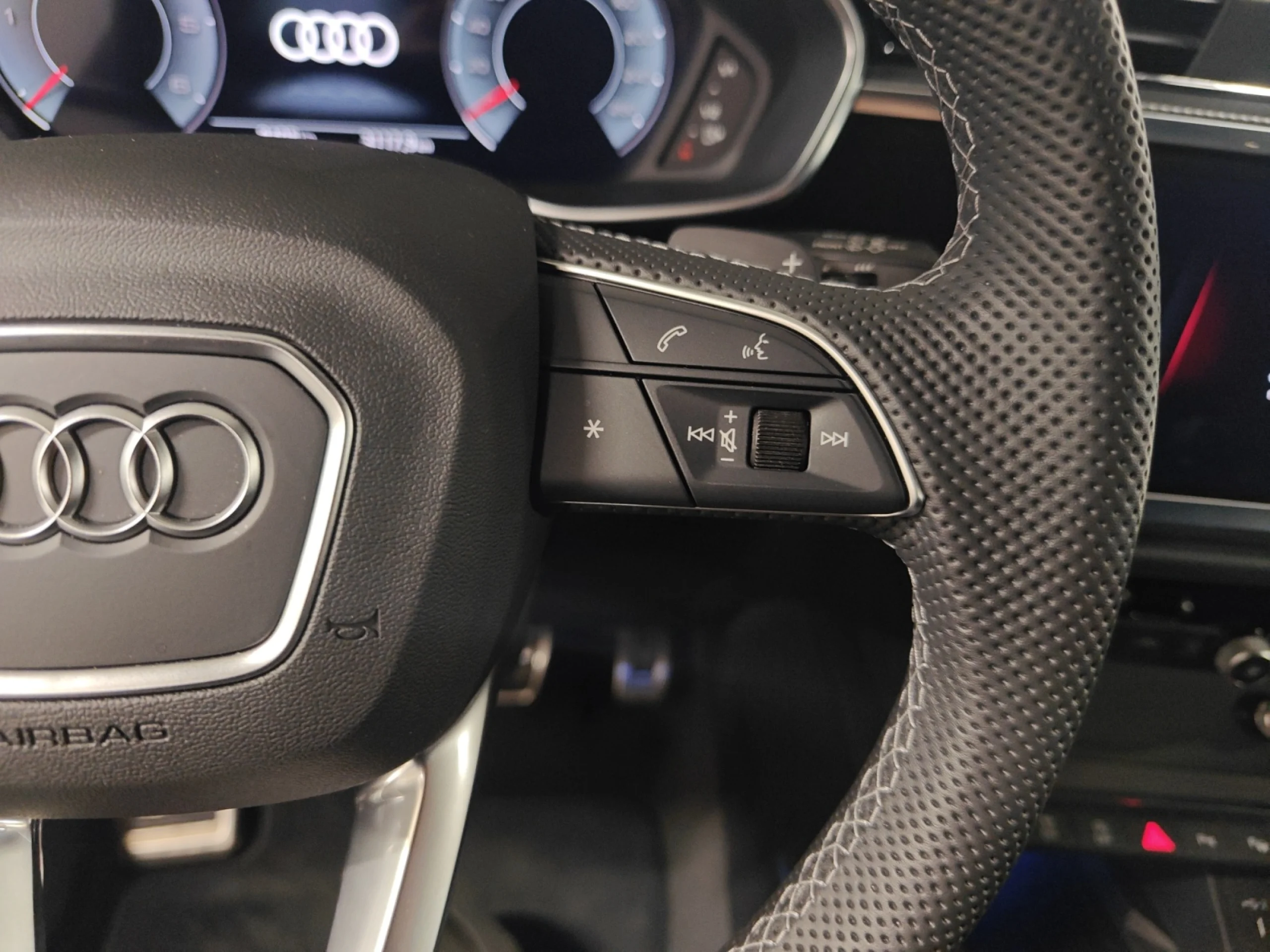 AUDI Q3 SPORTBACK 35 TDI 110KW (150CV) S TRONIC BLACK LIM. - Foto 10