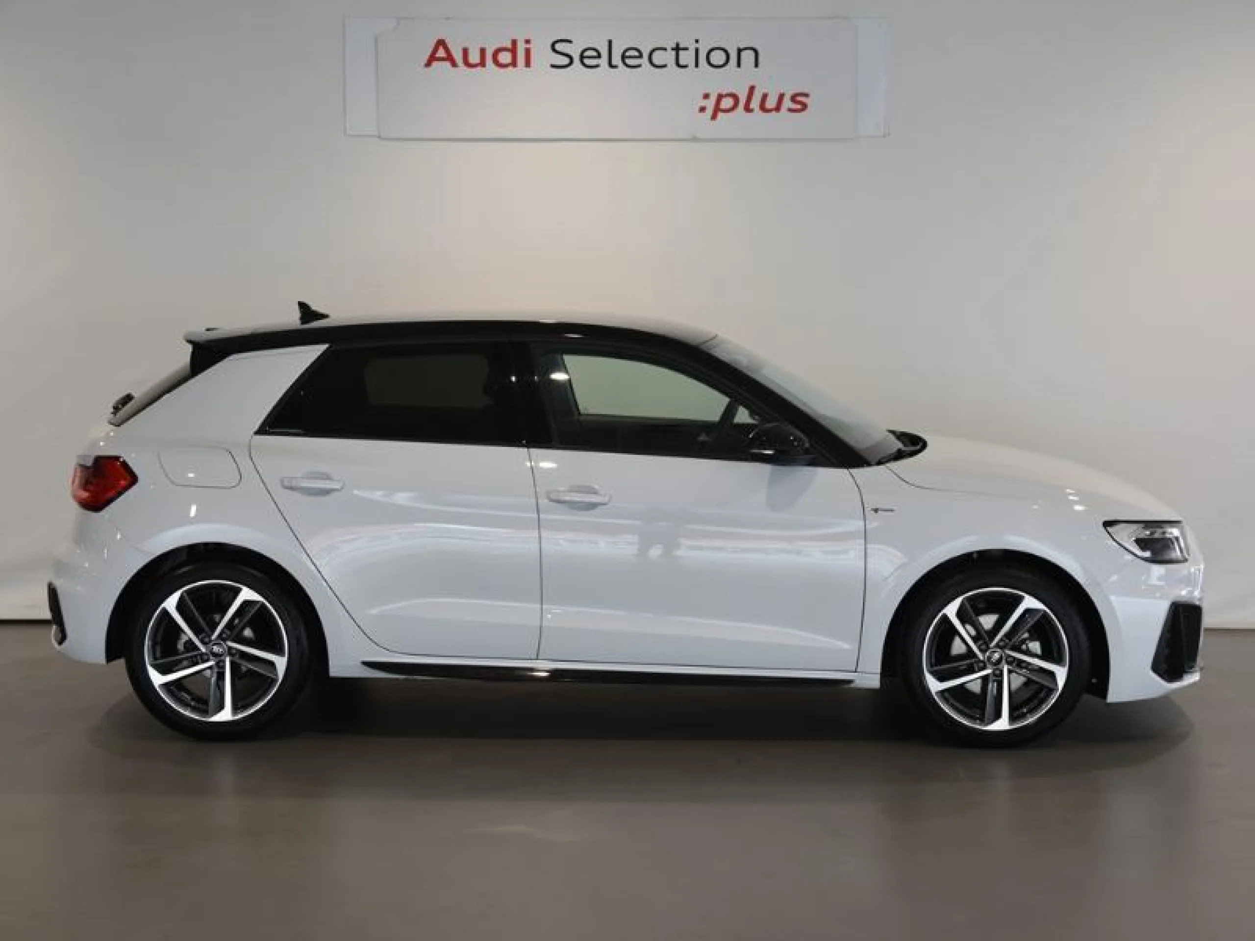AUDI A1 SPORTBACK ADRENAL BLACK 30TFSI 85KW S TR - Foto 3