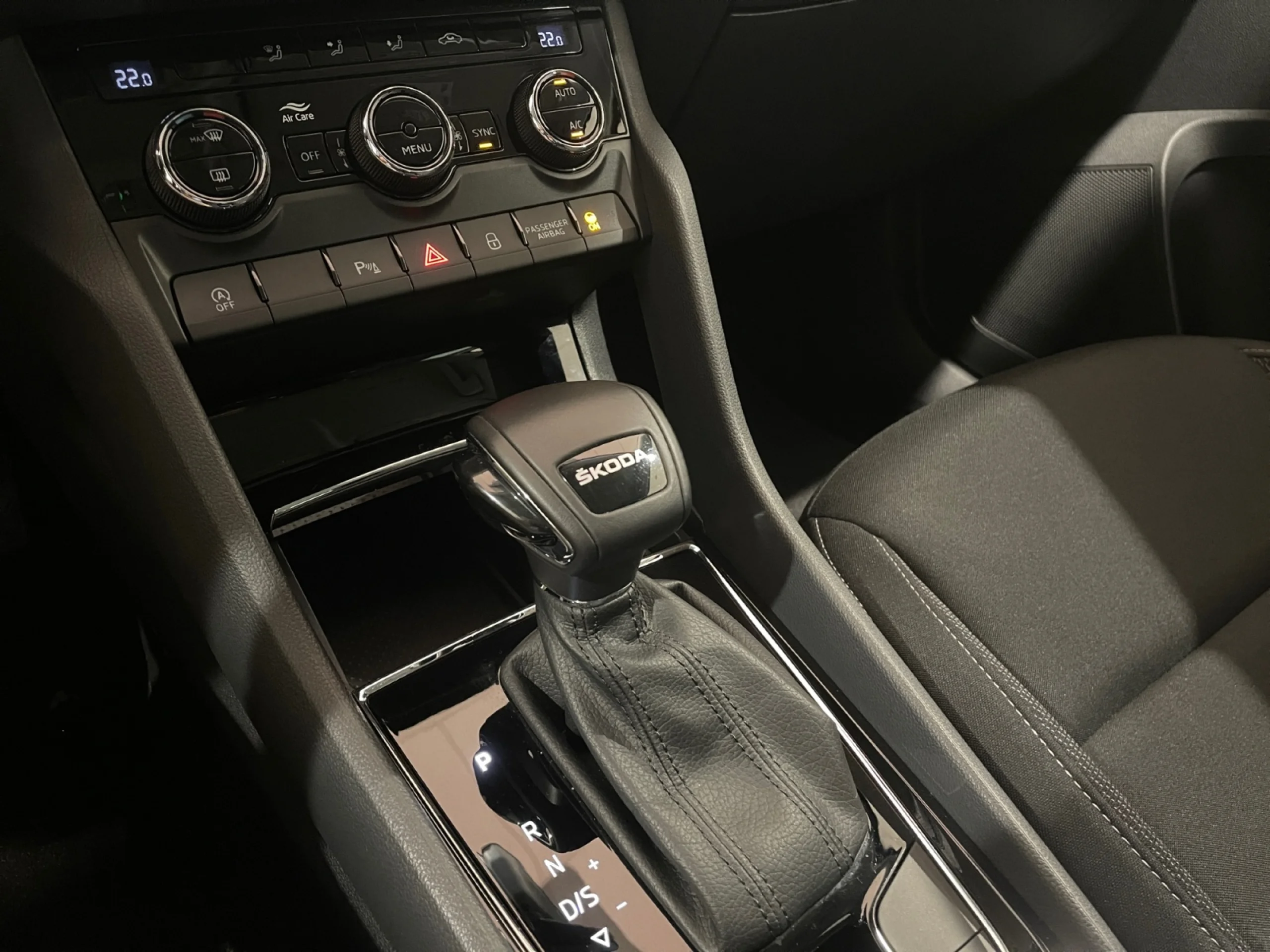 SKODA KAROQ 1.5 TSI 110KW (150CV) DSG ACT SELECTION - Foto 10