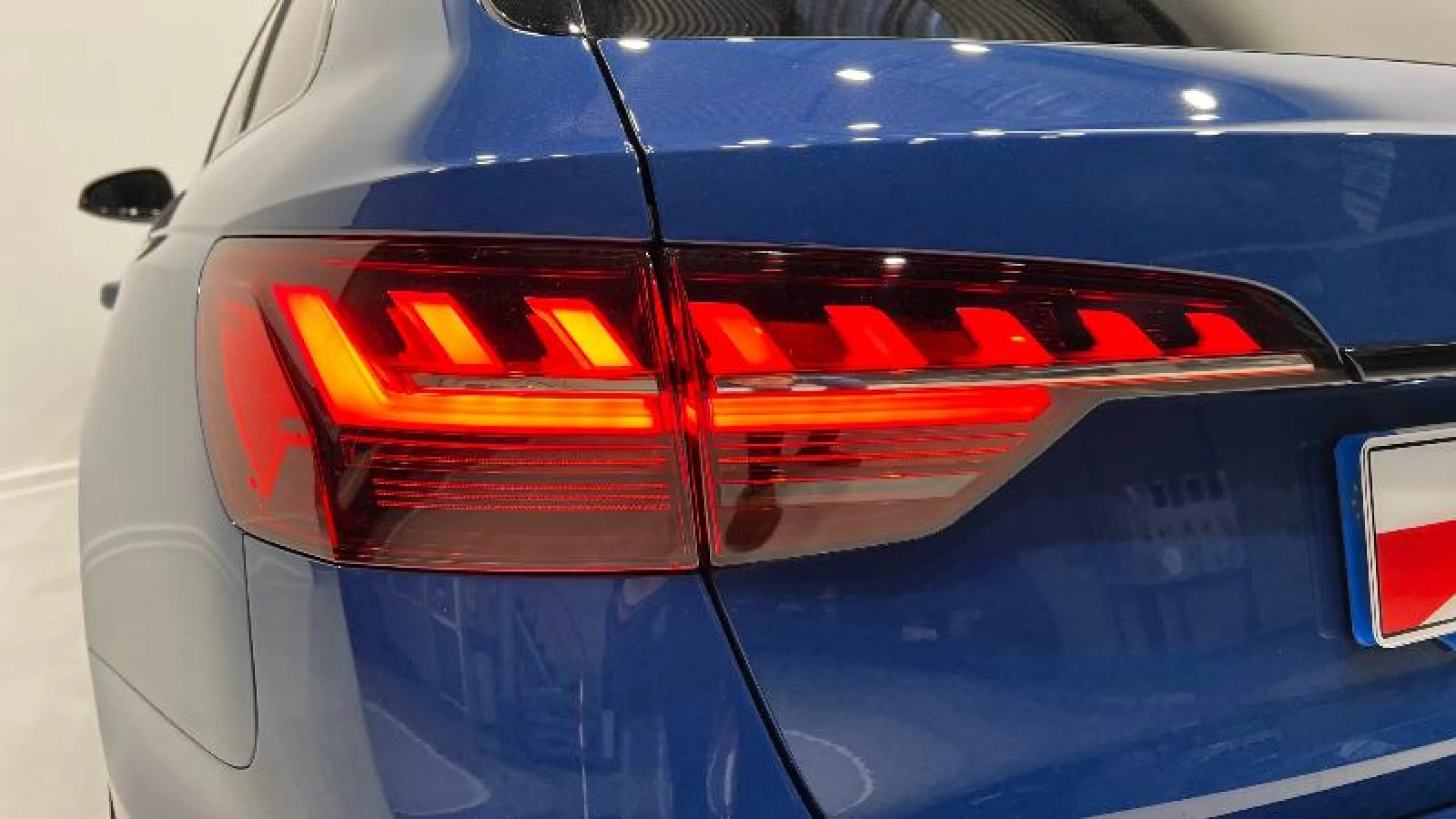 AUDI A4 AVANT BLACK LIMITED 35 TDI 120KW S TRON - Foto 15