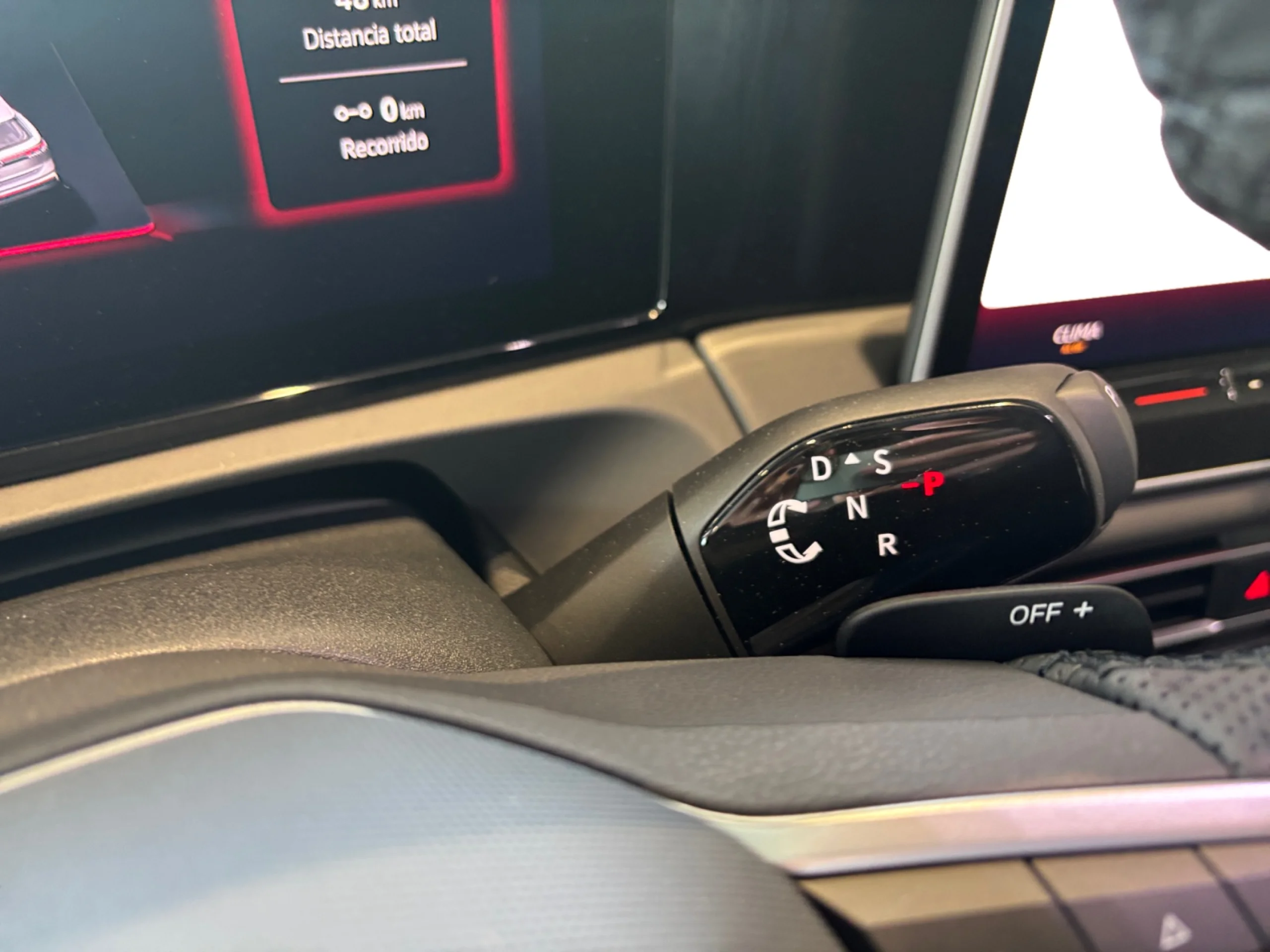 VOLKSWAGEN TIGUAN R LINE 2.0 TDI 142KW (193CV) DSG 4MOTION - Foto 9