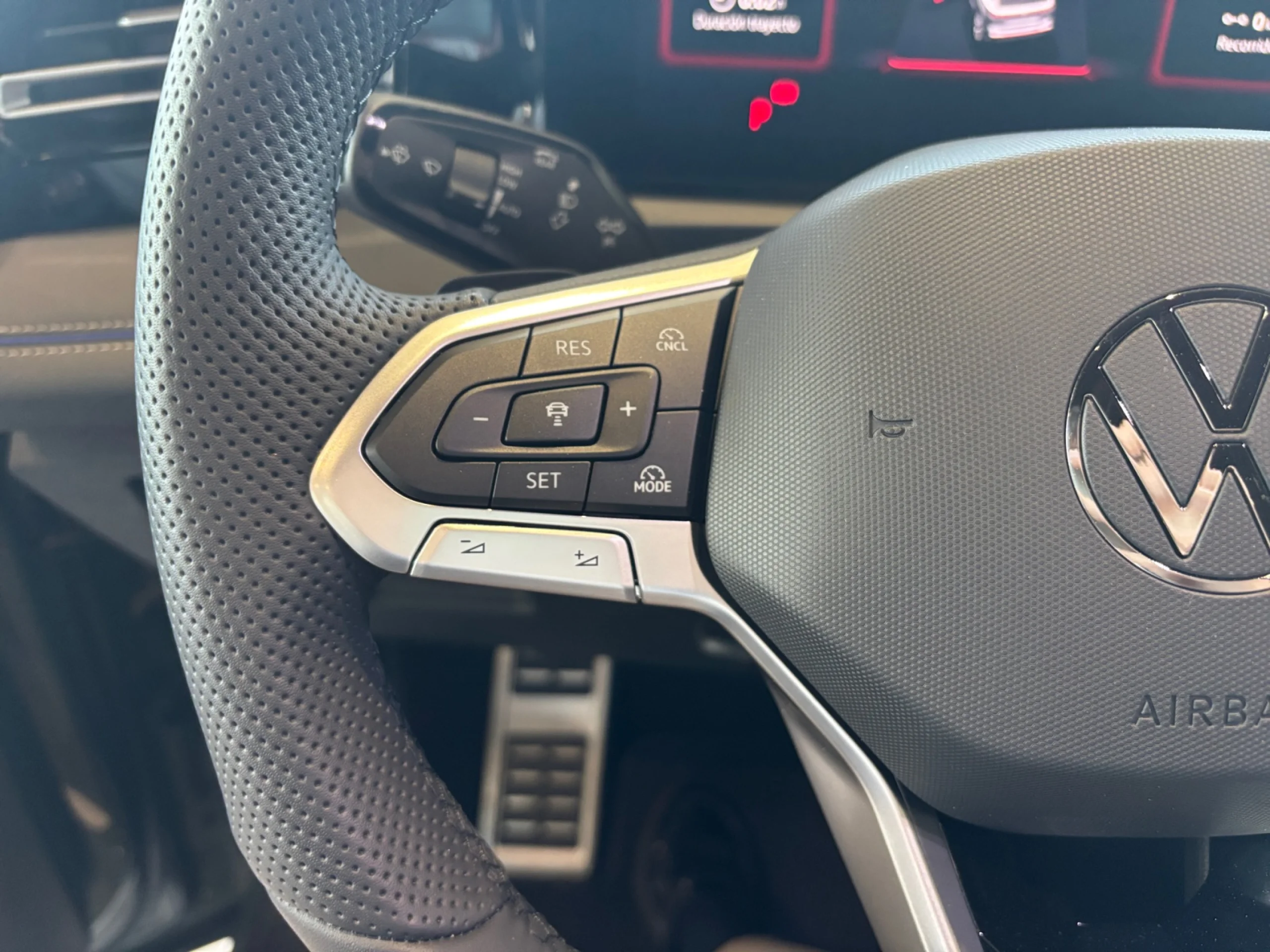 VOLKSWAGEN TIGUAN R LINE 2.0 TDI 142KW (193CV) DSG 4MOTION - Foto 11