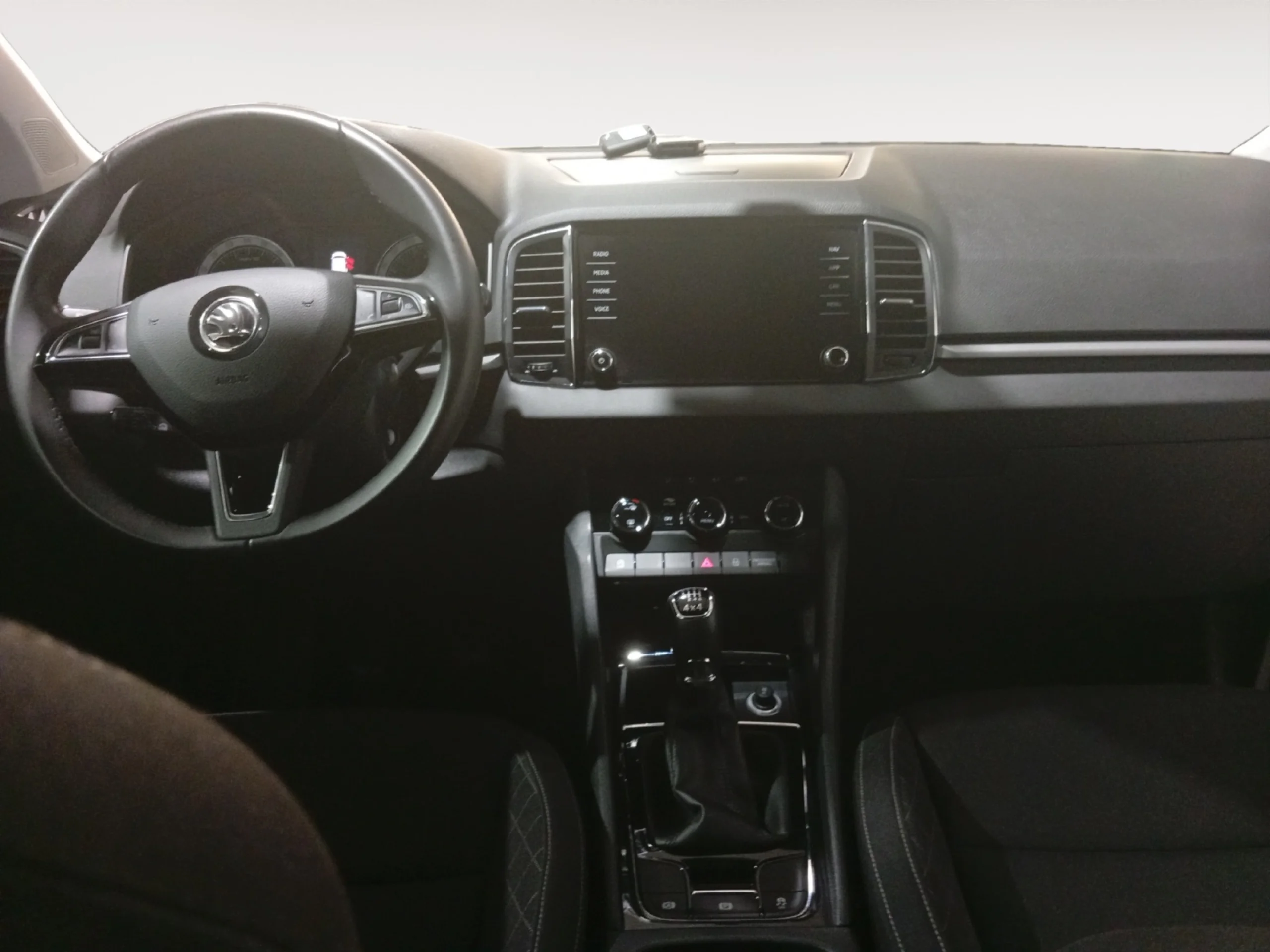 SKODA KAROQ 2.0 TDI 110KW (150CV) DSG 4X4 AMBITION - Foto 3