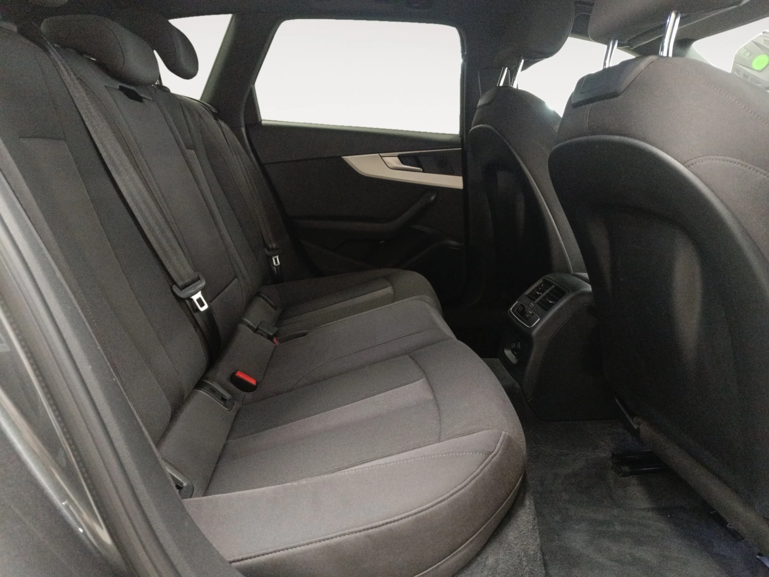 AUDI A4 AVANT S LINE 35 TDI 110KW S TRONIC - Foto 6