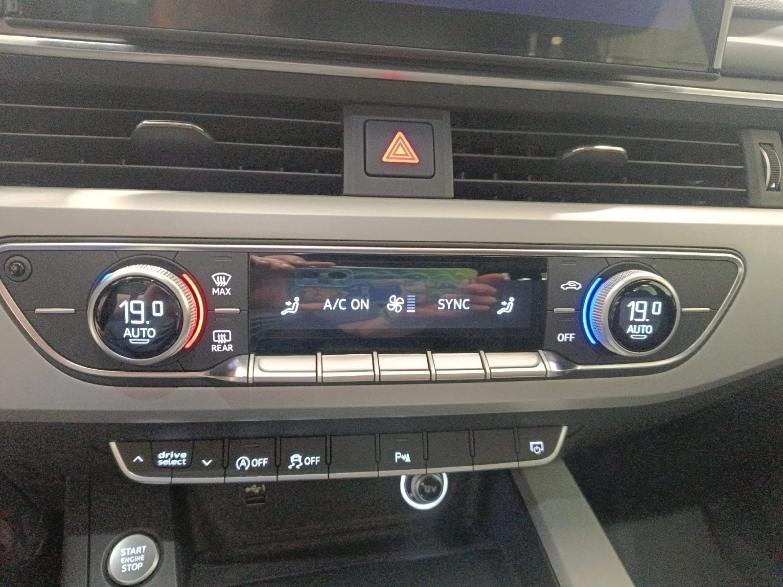 AUDI A4 AVANT S LINE 35 TDI 110KW S TRONIC - Foto 13