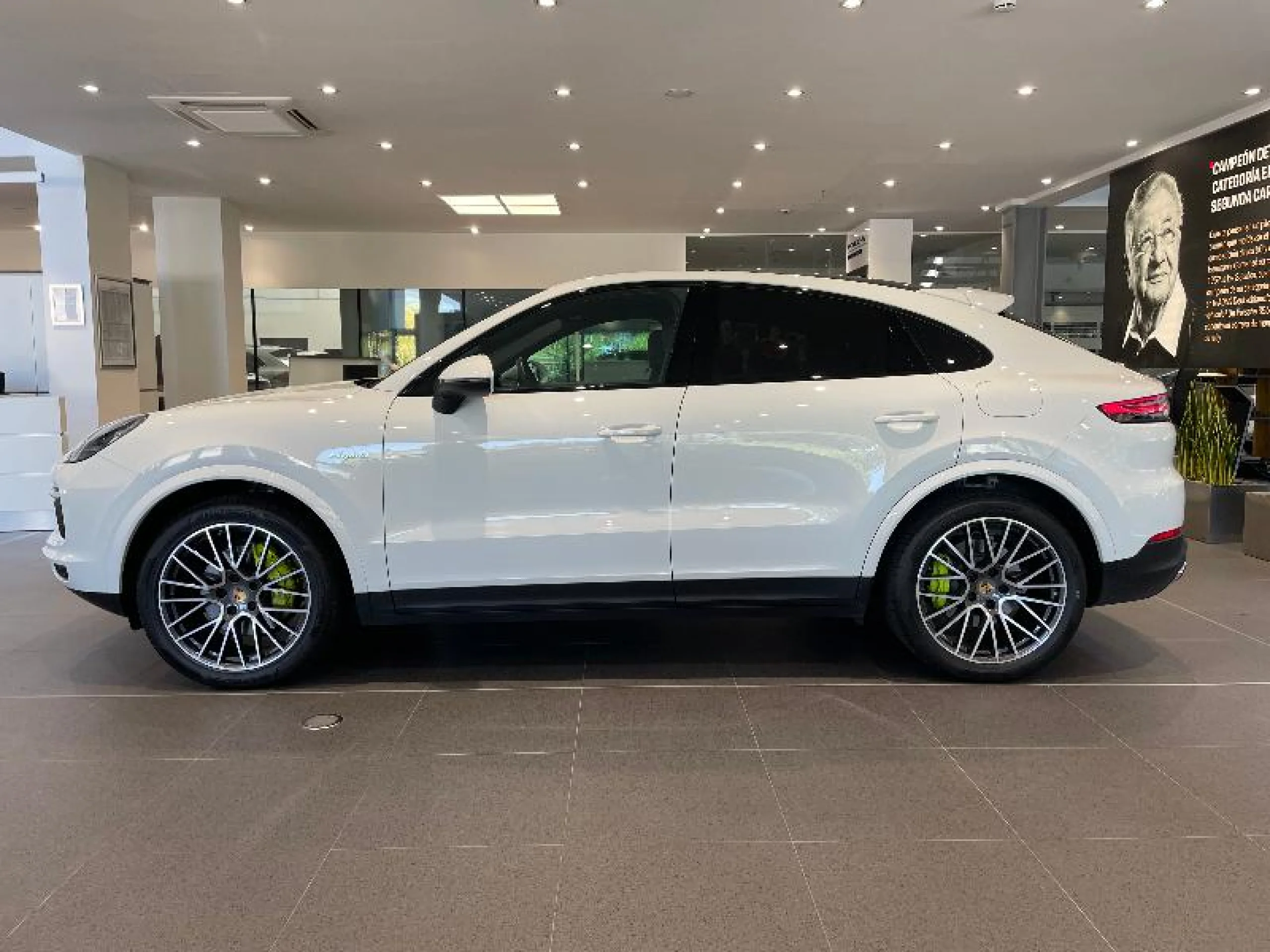 PORSCHE CAYENNE COUPE E HYBRID - Foto 2