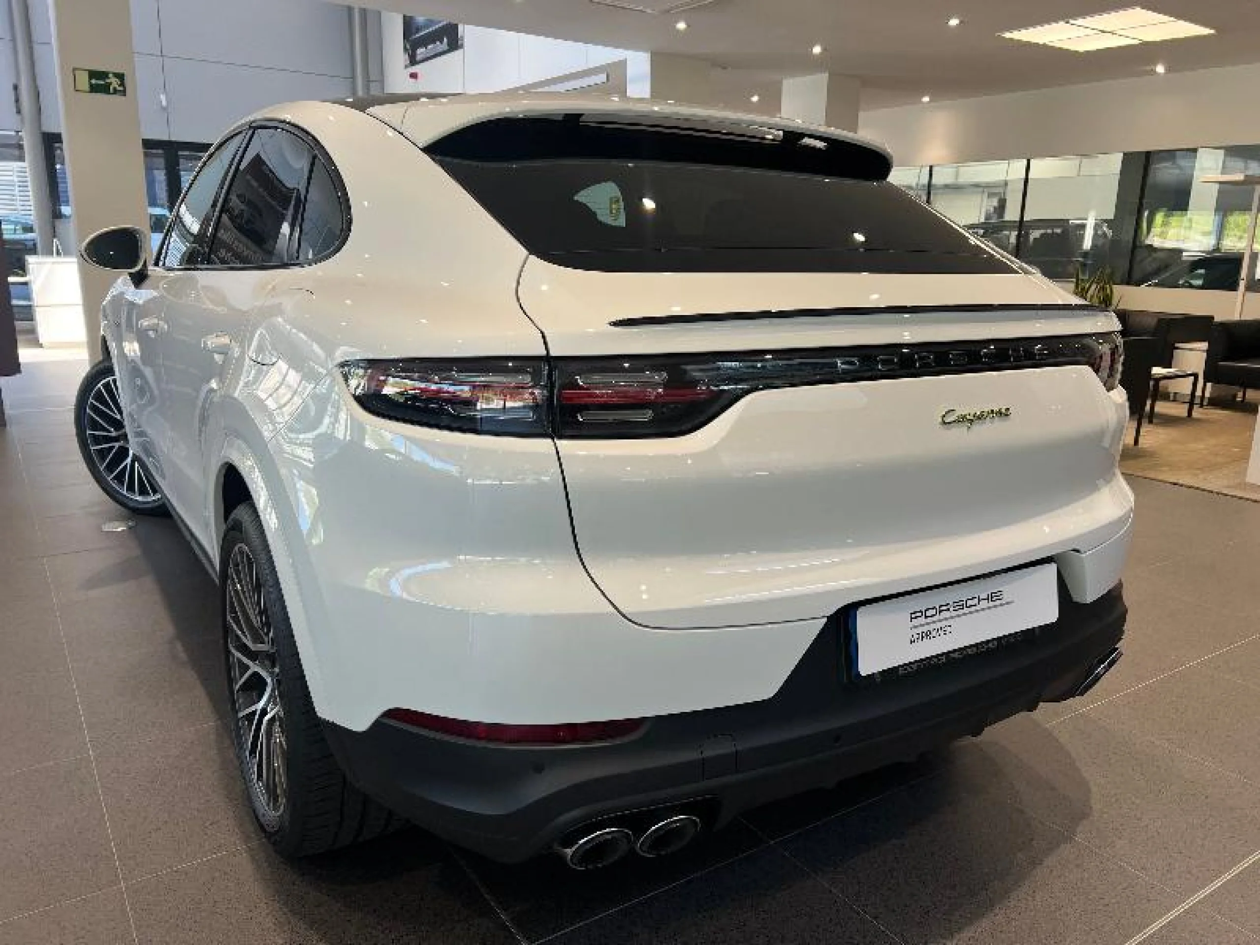 PORSCHE CAYENNE COUPE E HYBRID - Foto 3
