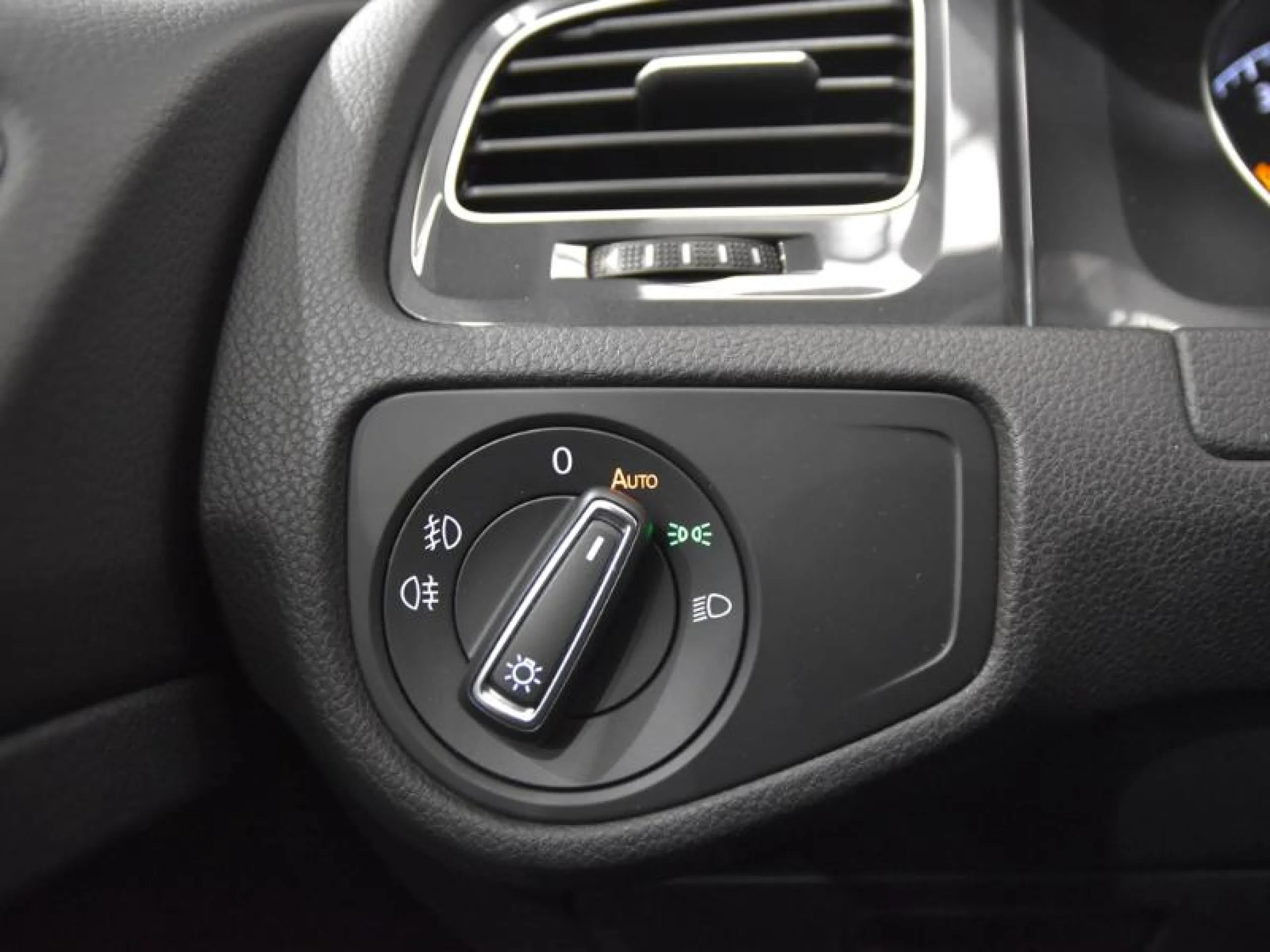VOLKSWAGEN GOLF ADVANCE 1.5 TSI EVO 96KW (130CV) - Foto 16