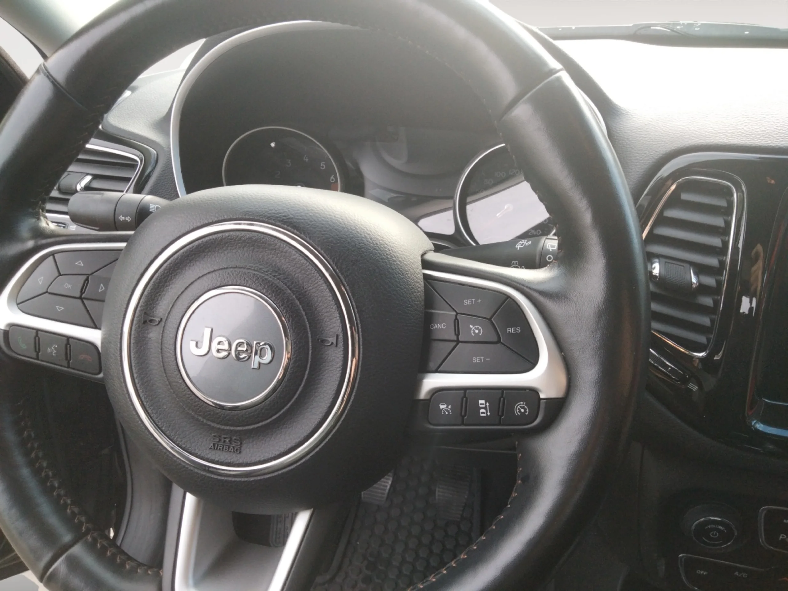 JEEP COMPASS 1.4 MAIR 103KW LIMITED 4X2 - Foto 13