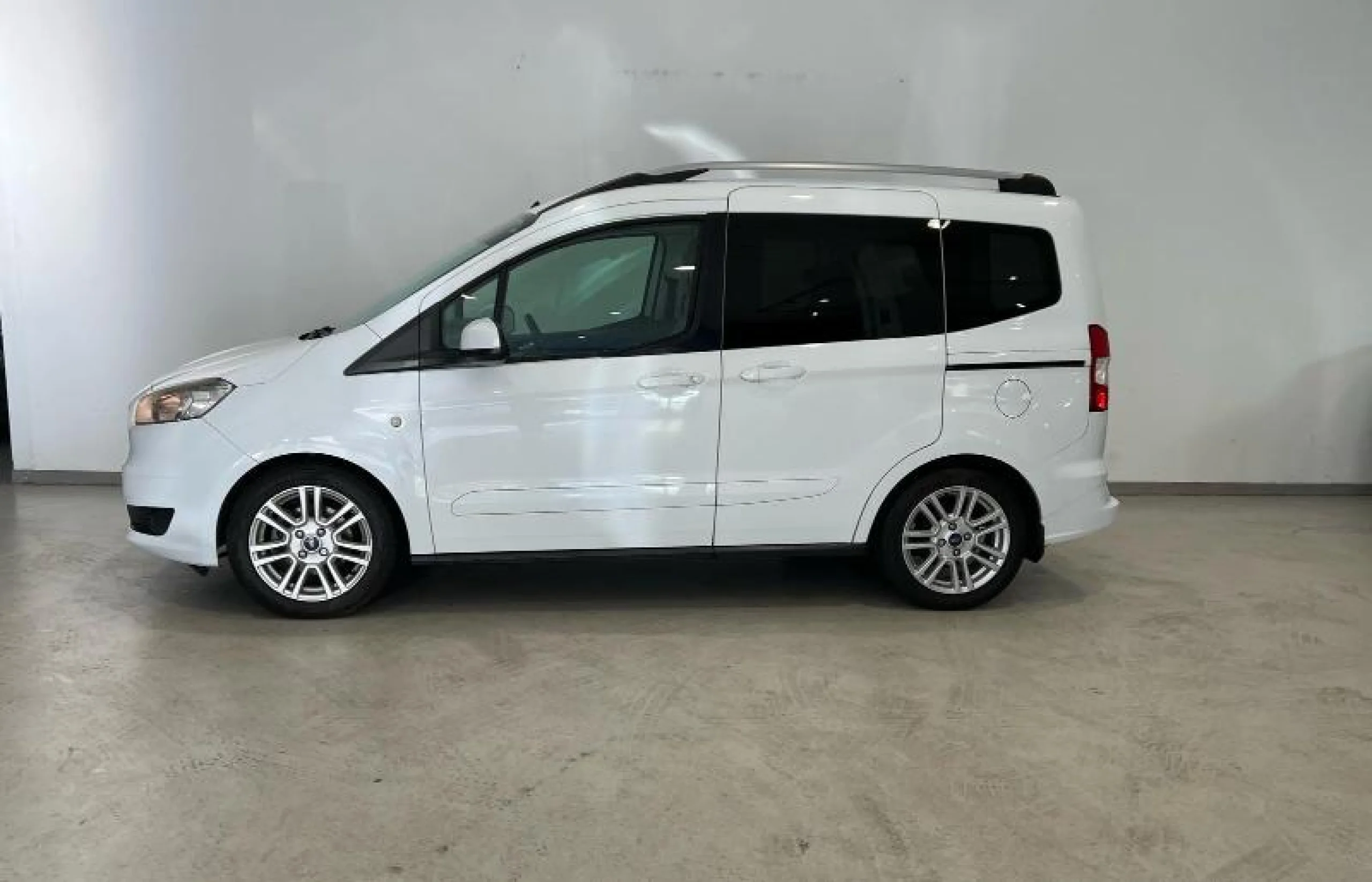 FORD Tourneo courier 1.0 ECOBOOST 100CV TREND - Foto 8