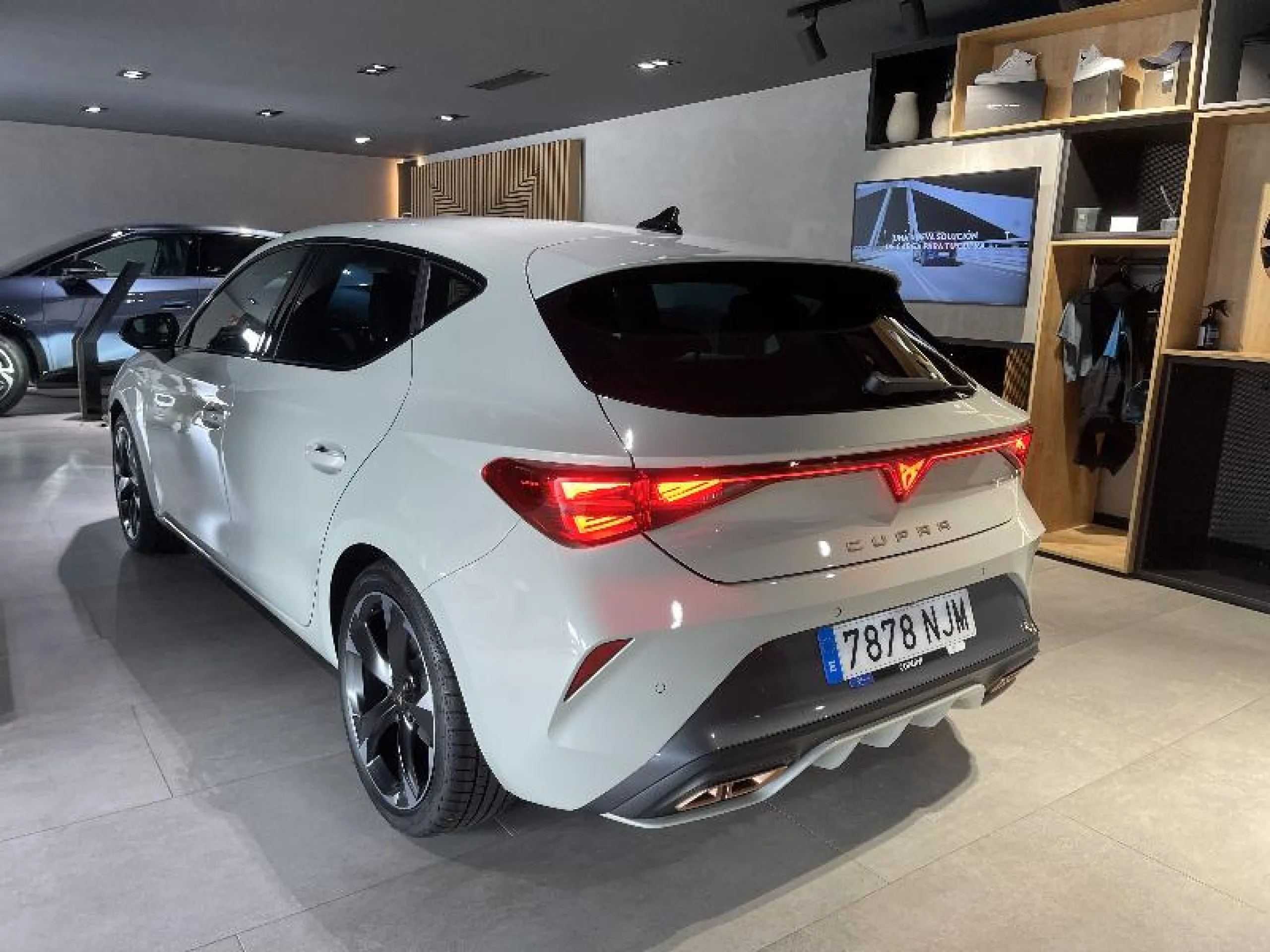 CUPRA LEON 1.5 TSI E HYBRID 150W (204CV) DSG - Foto 4