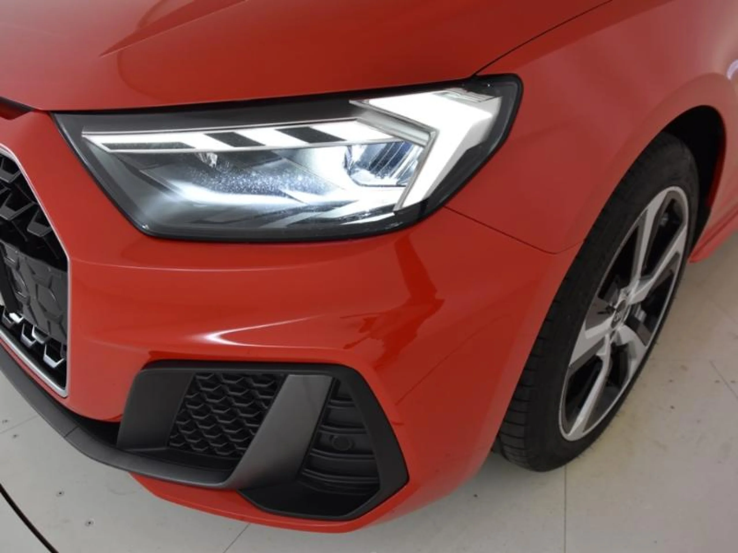 AUDI A1 SPORTBACK BLACK LINE 30 TFSI 81KW S TRON - Foto 18