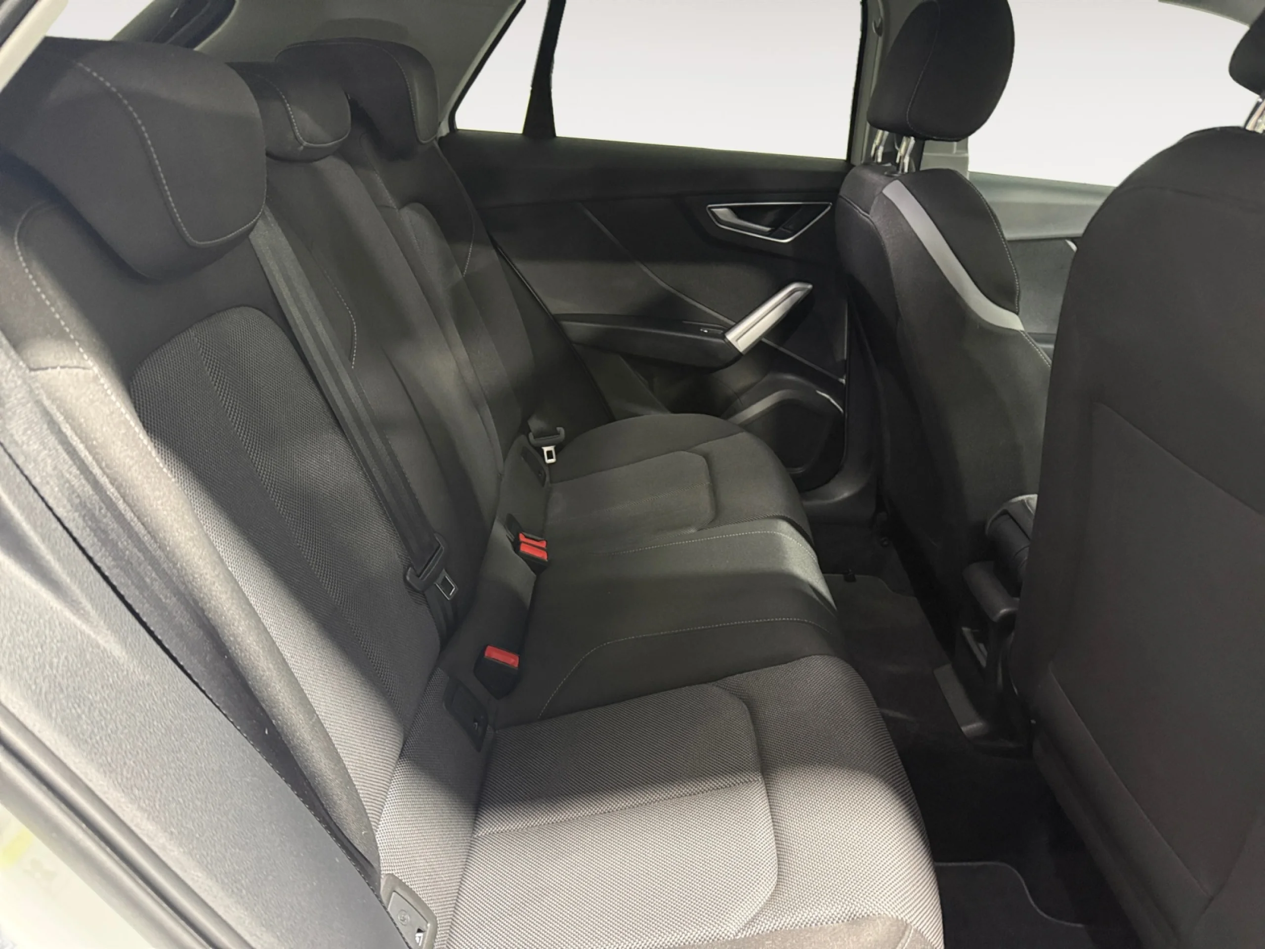 AUDI Q2 BLACK LINE 35 TFSI 110KW S TRONIC - Foto 6