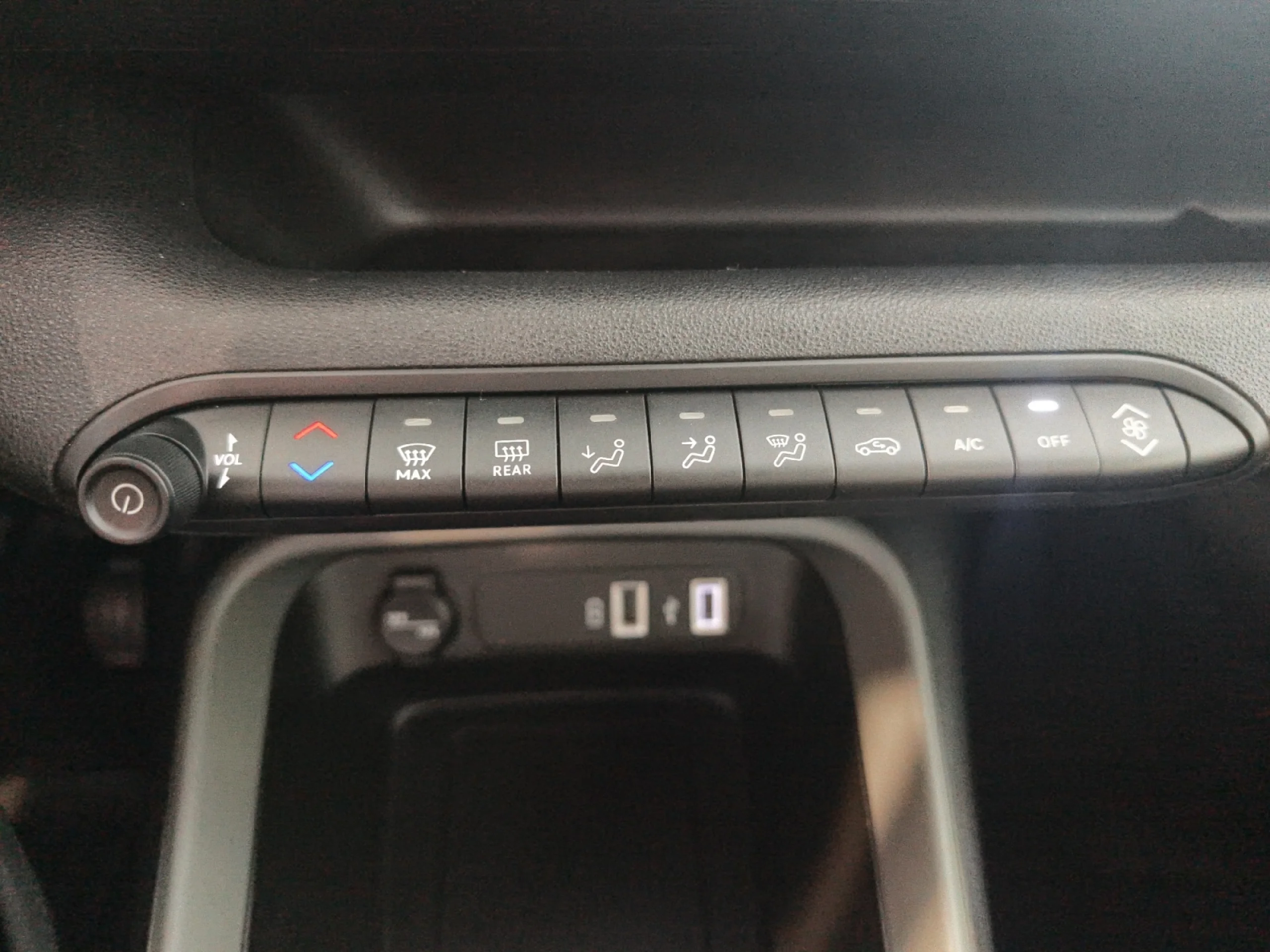 JEEP AVENGER 1.2 G 74KW (100CV) LONGITUDE - Foto 12