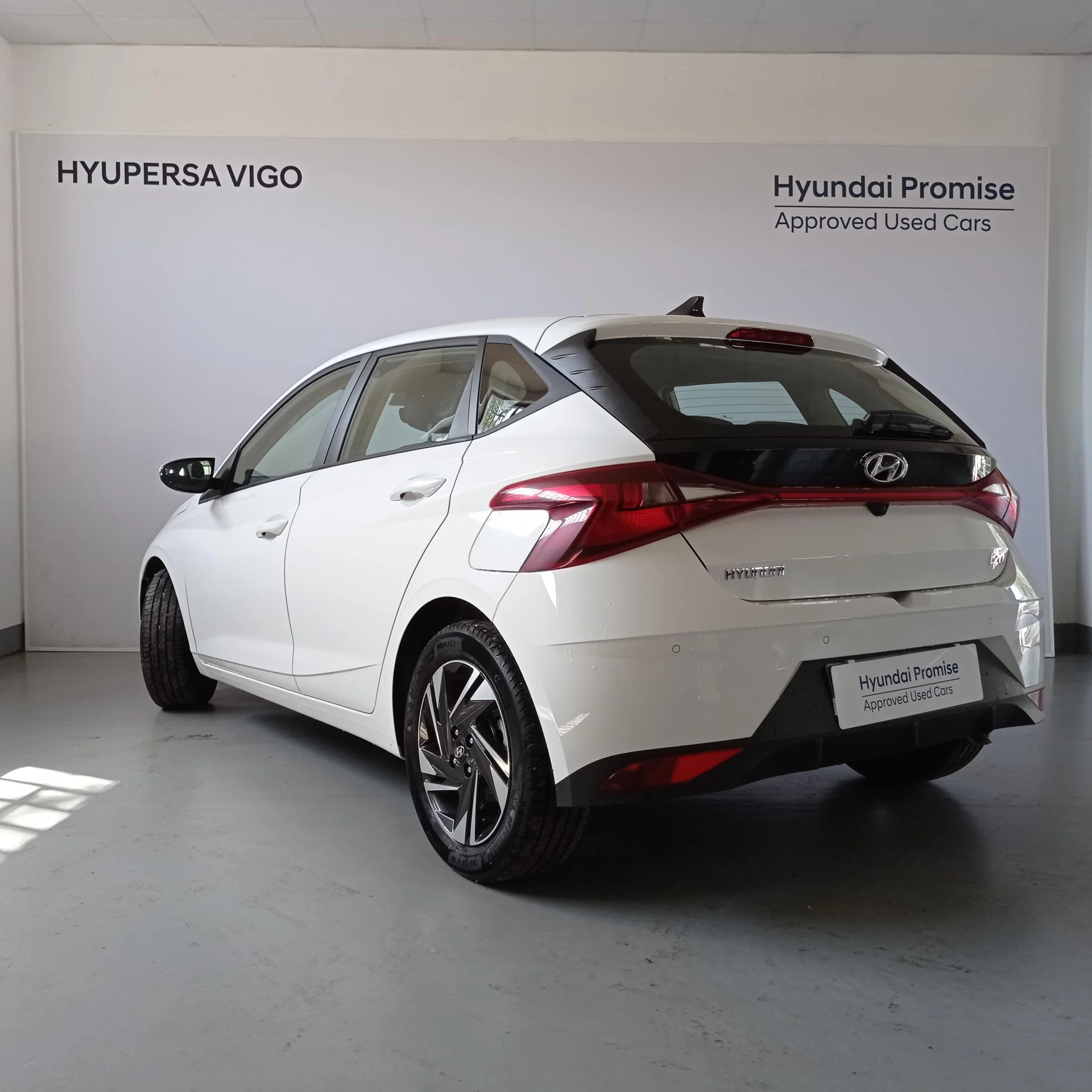 HYUNDAI I20 1.0 TGDI 74KW (100CV) 48V KLASS - Foto 3