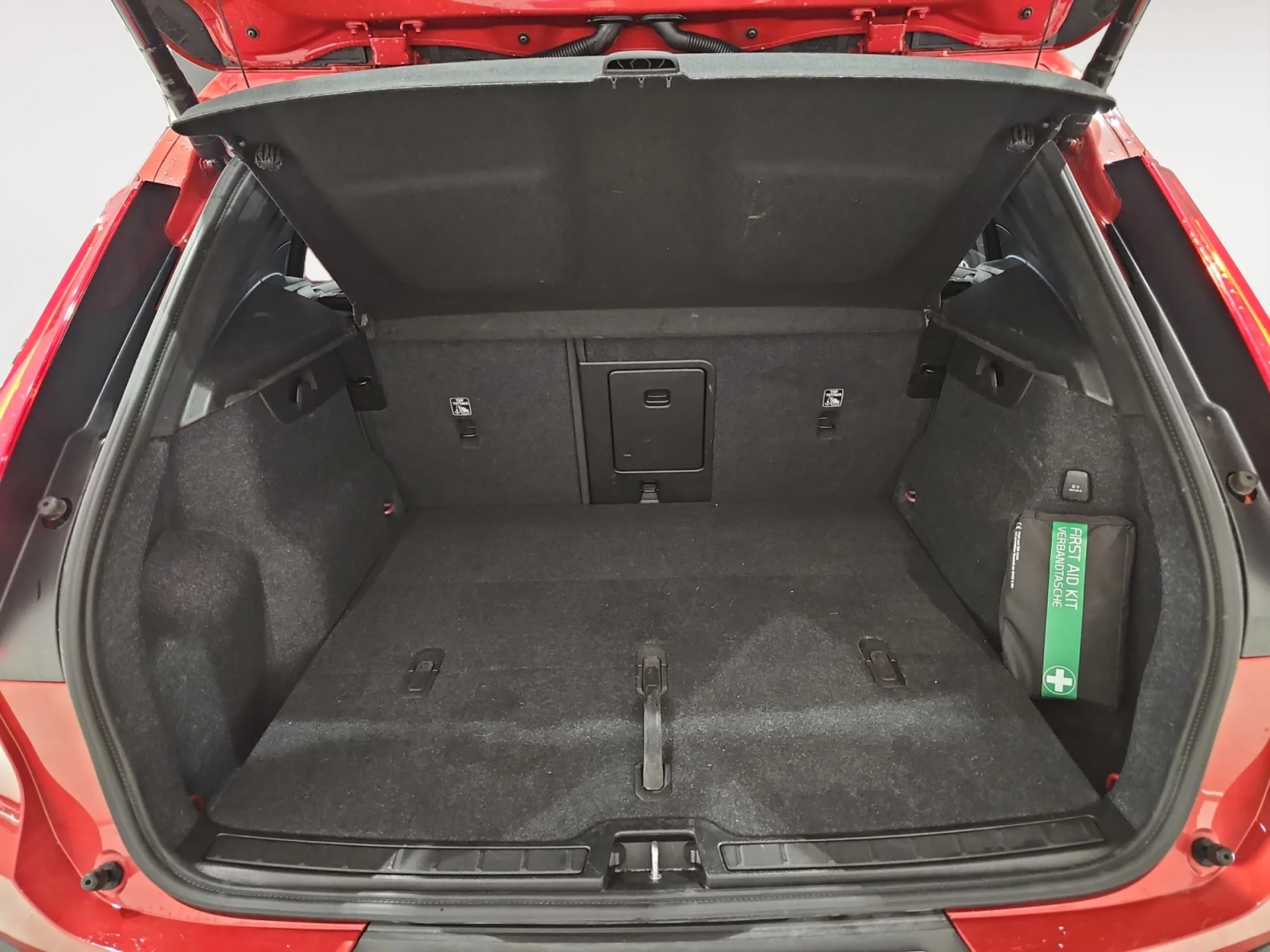 VOLVO XC40 2.0 B3 G PLUS DARK AUTO - Foto 8