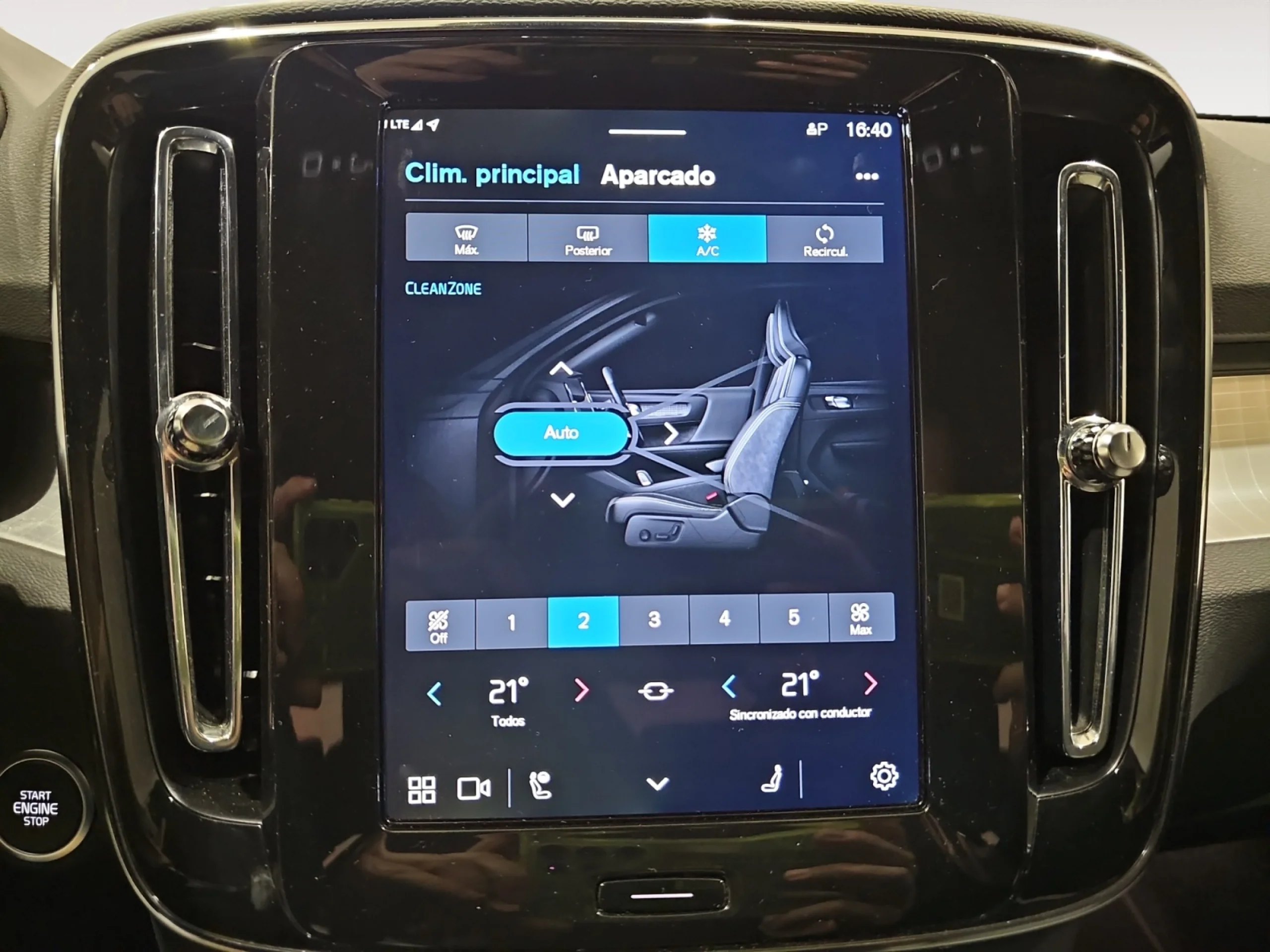 VOLVO XC40 2.0 B3 G PLUS DARK AUTO - Foto 14