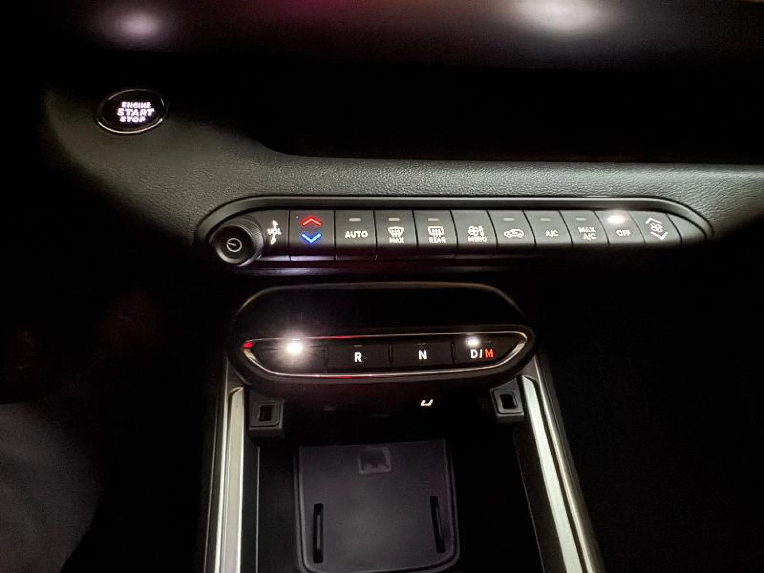 JEEP AVENGER 1.2 EHYBRID 74KW (100CV) SUMMIT - Foto 17