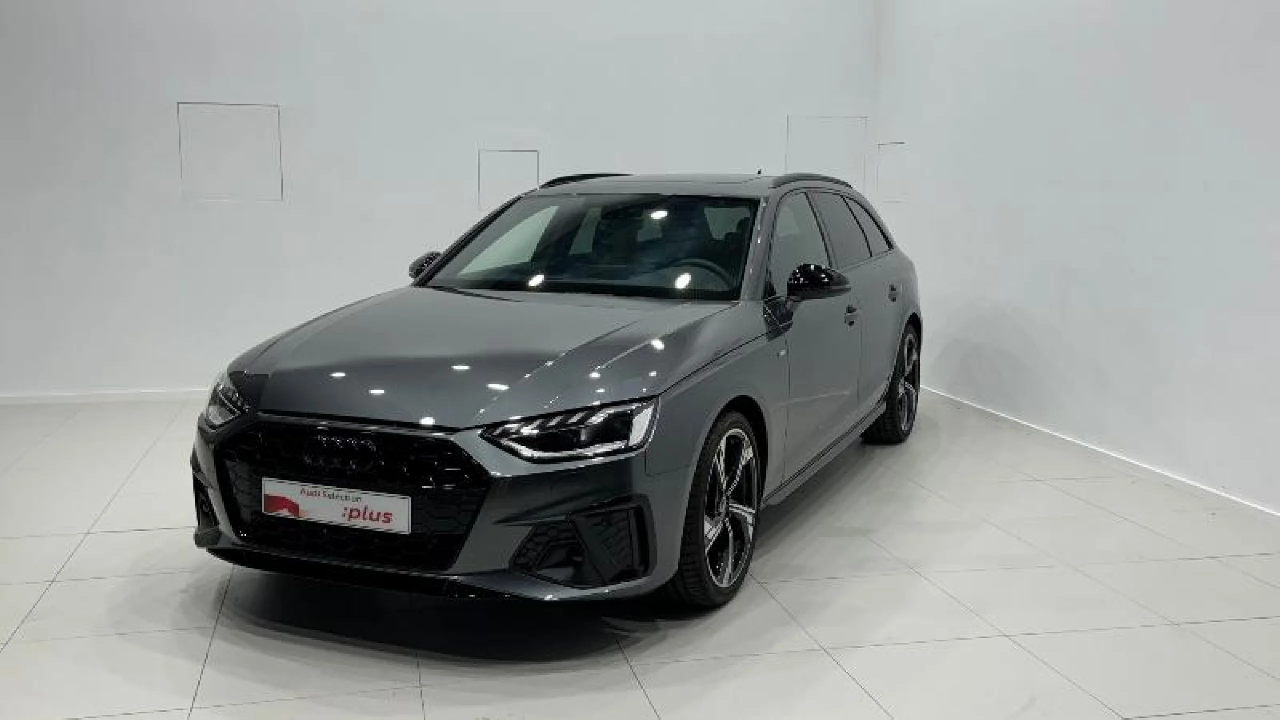 AUDI A4 AVANT BLACK LIMITED 35 TDI 120KW S TRON - Foto 16