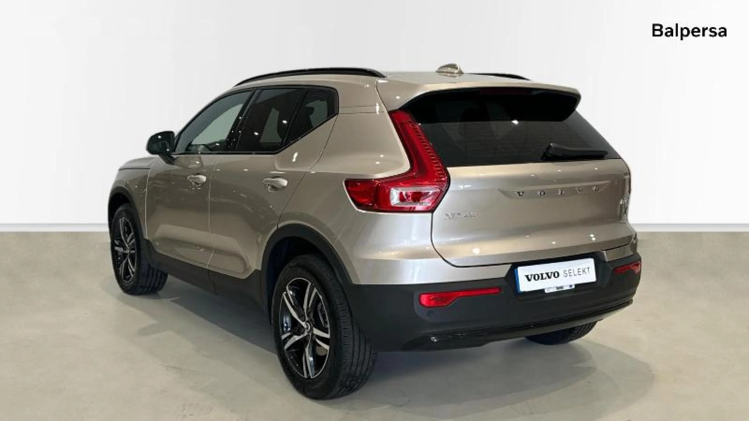 VOLVO XC40 2.0 B3 G PLUS DARK AUTO - Foto 2