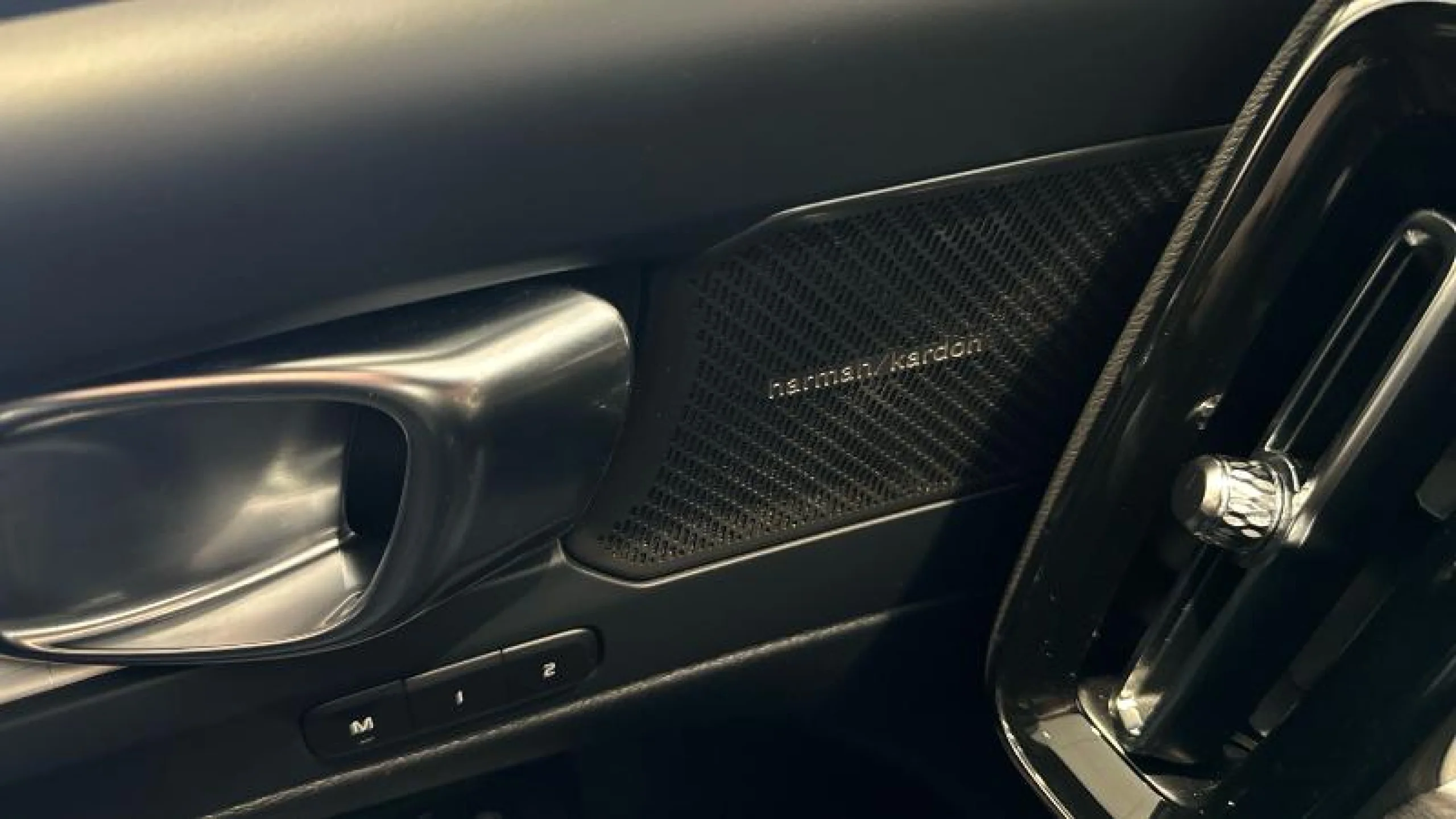 VOLVO XC40 2.0 B3 G PLUS DARK AUTO - Foto 21