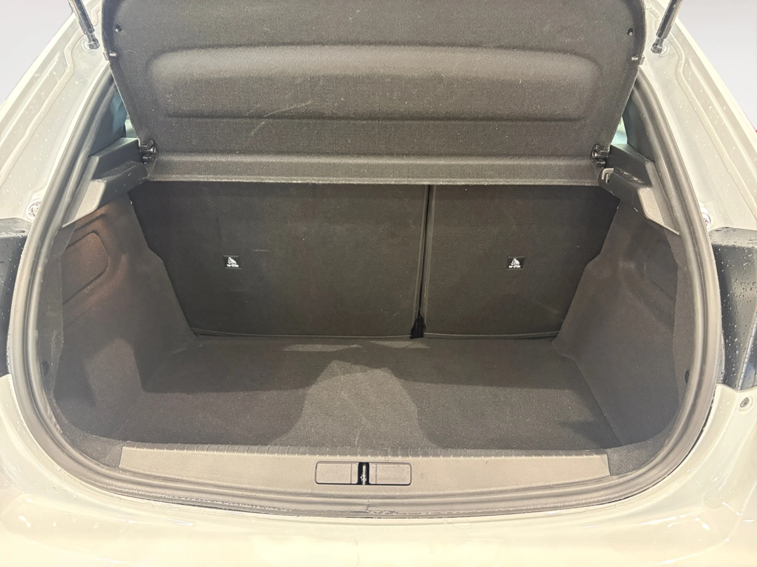 PEUGEOT 208 ALLURE HYBRID 110 EDCS6 - Foto 8