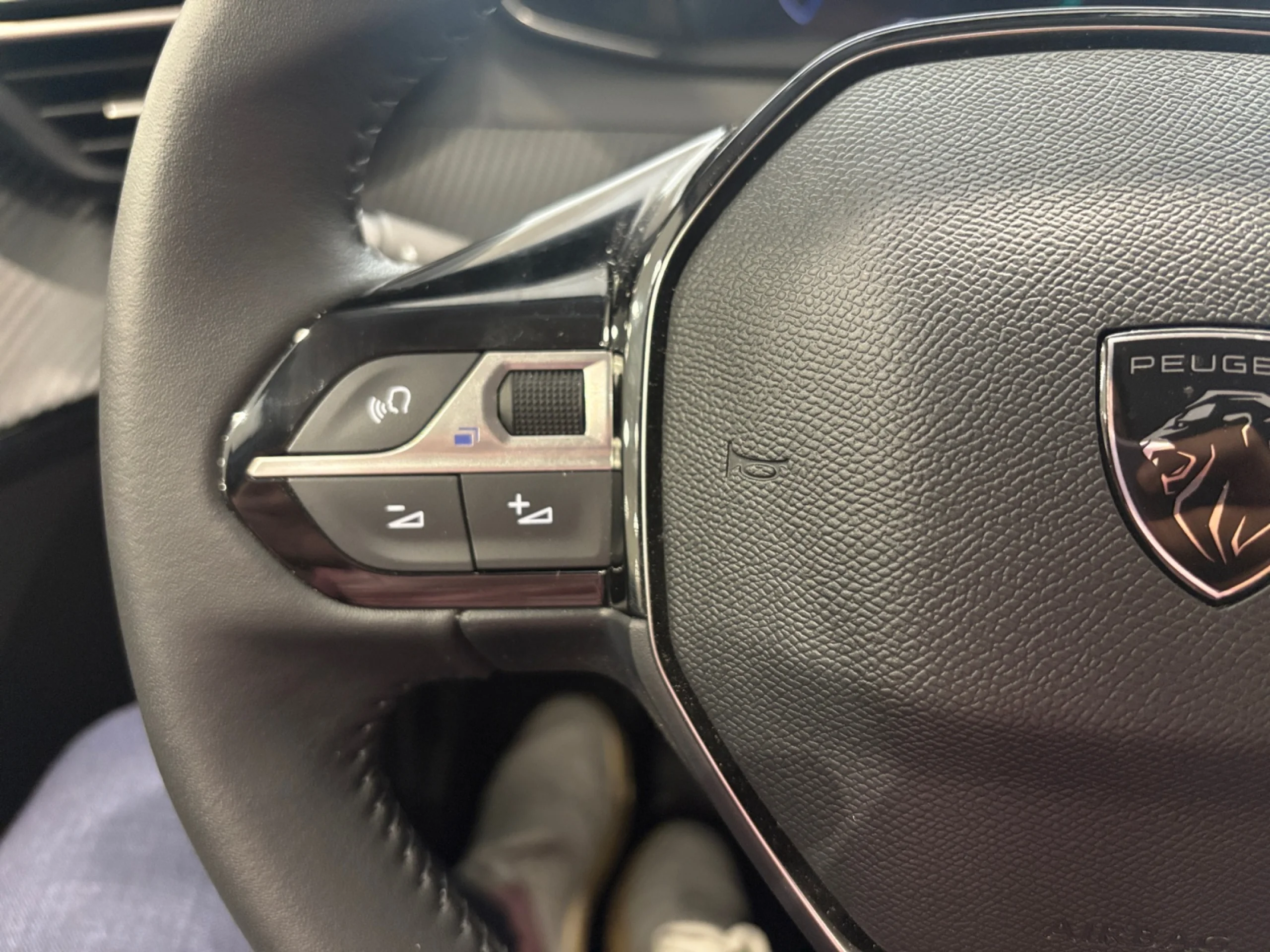 PEUGEOT 208 ALLURE HYBRID 110 EDCS6 - Foto 11