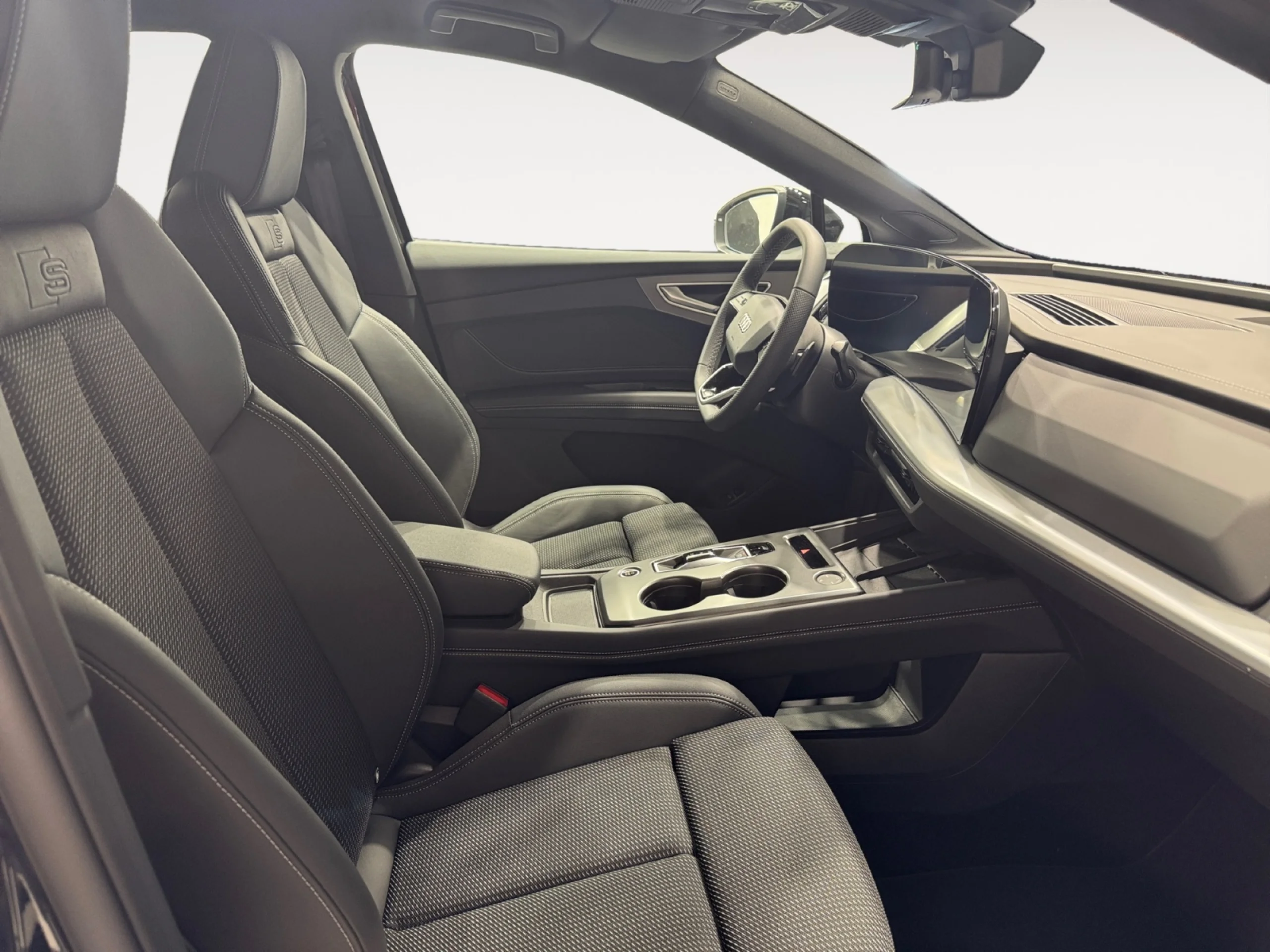 AUDI Q4 SPORTBACK E TRON BLACK LINE EDITION 45 E TRON 210KW 82KWH - Foto 5