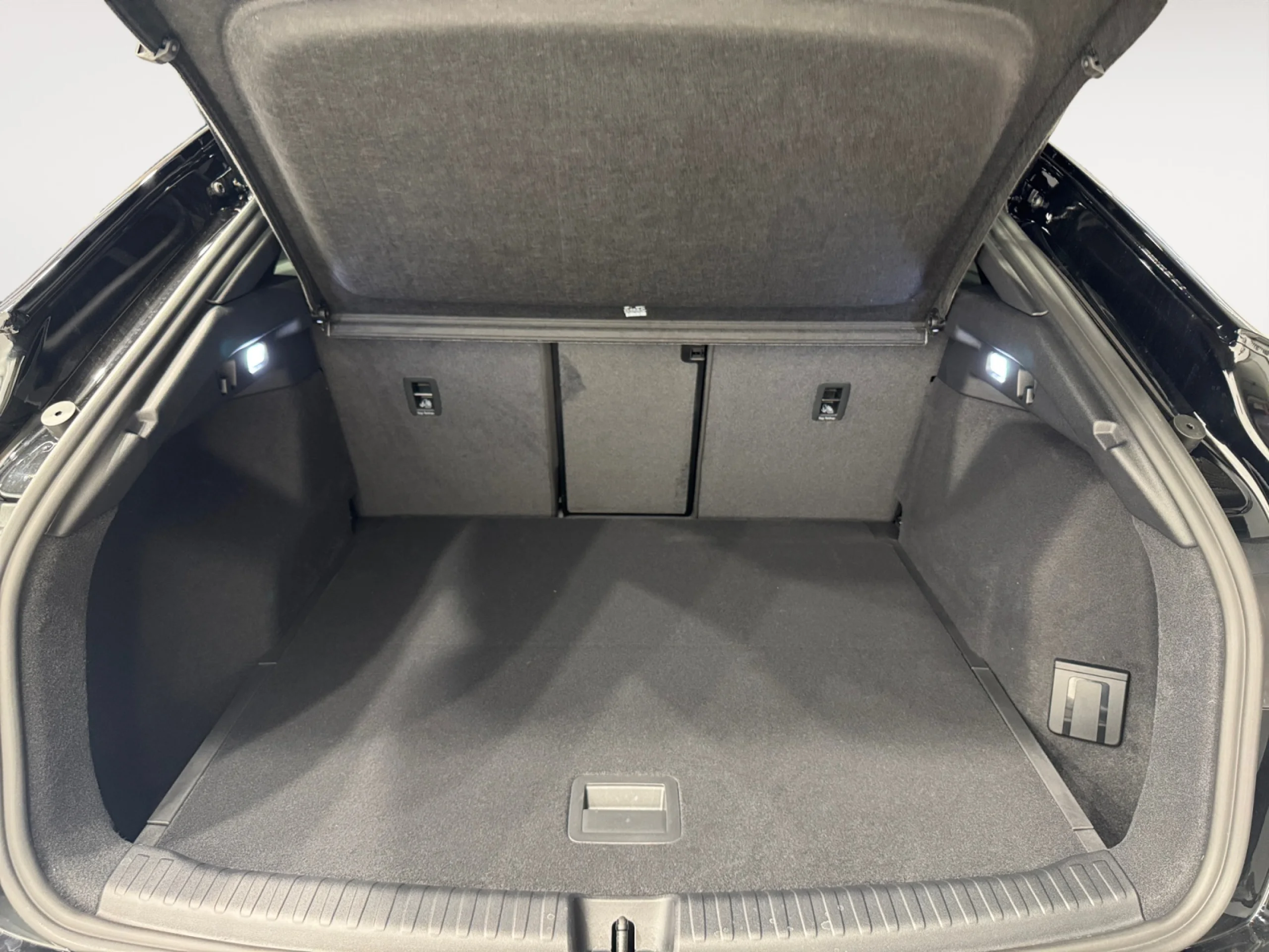 AUDI Q4 SPORTBACK E TRON BLACK LINE EDITION 45 E TRON 210KW 82KWH - Foto 7