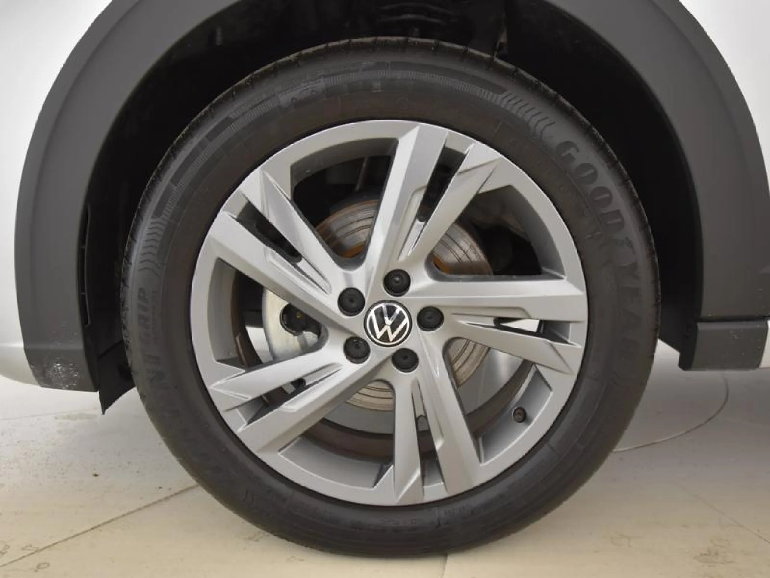 VOLKSWAGEN TAIGO R LINE 1.0 TSI 85KW (115CV) - Foto 8