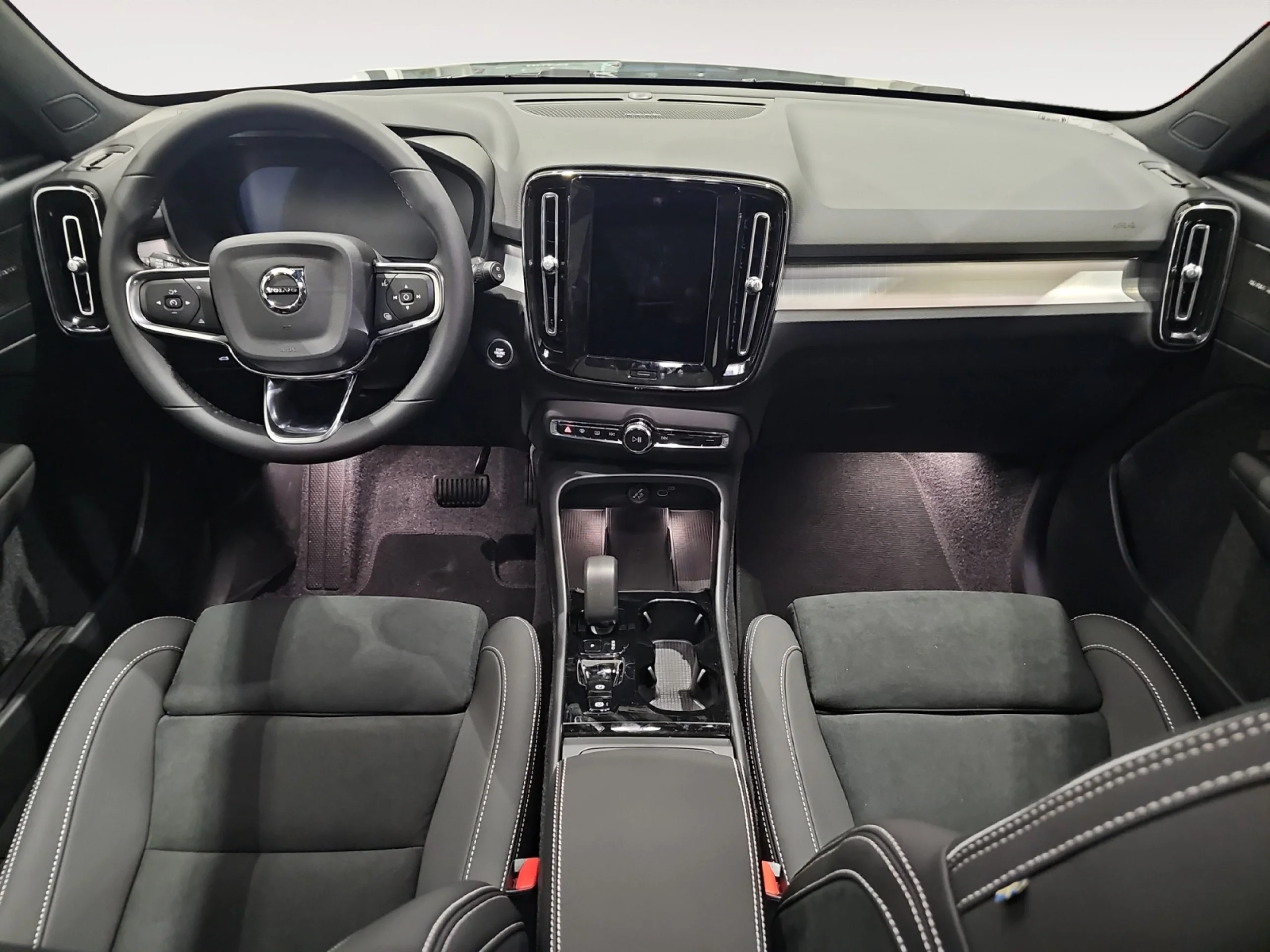 VOLVO XC40 2.0 B3 G PLUS DARK AUTO - Foto 4