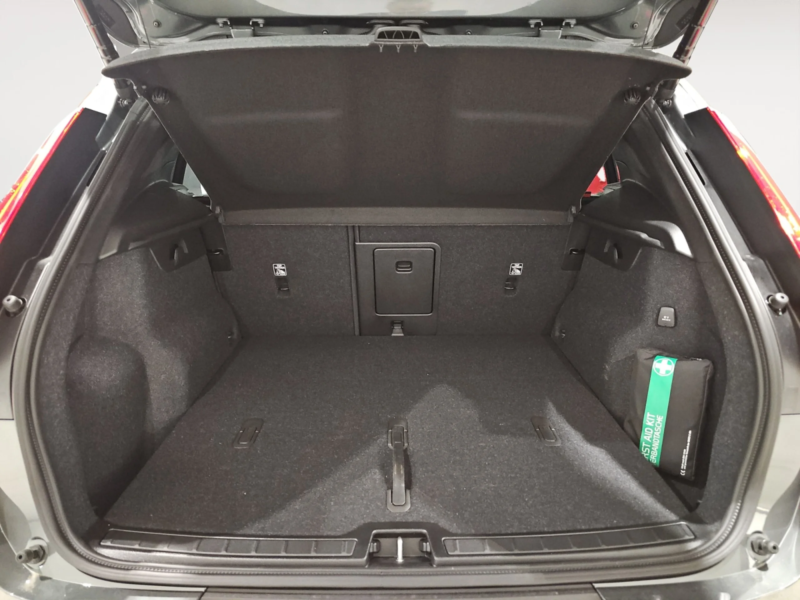 VOLVO XC40 2.0 B3 G PLUS DARK AUTO - Foto 8