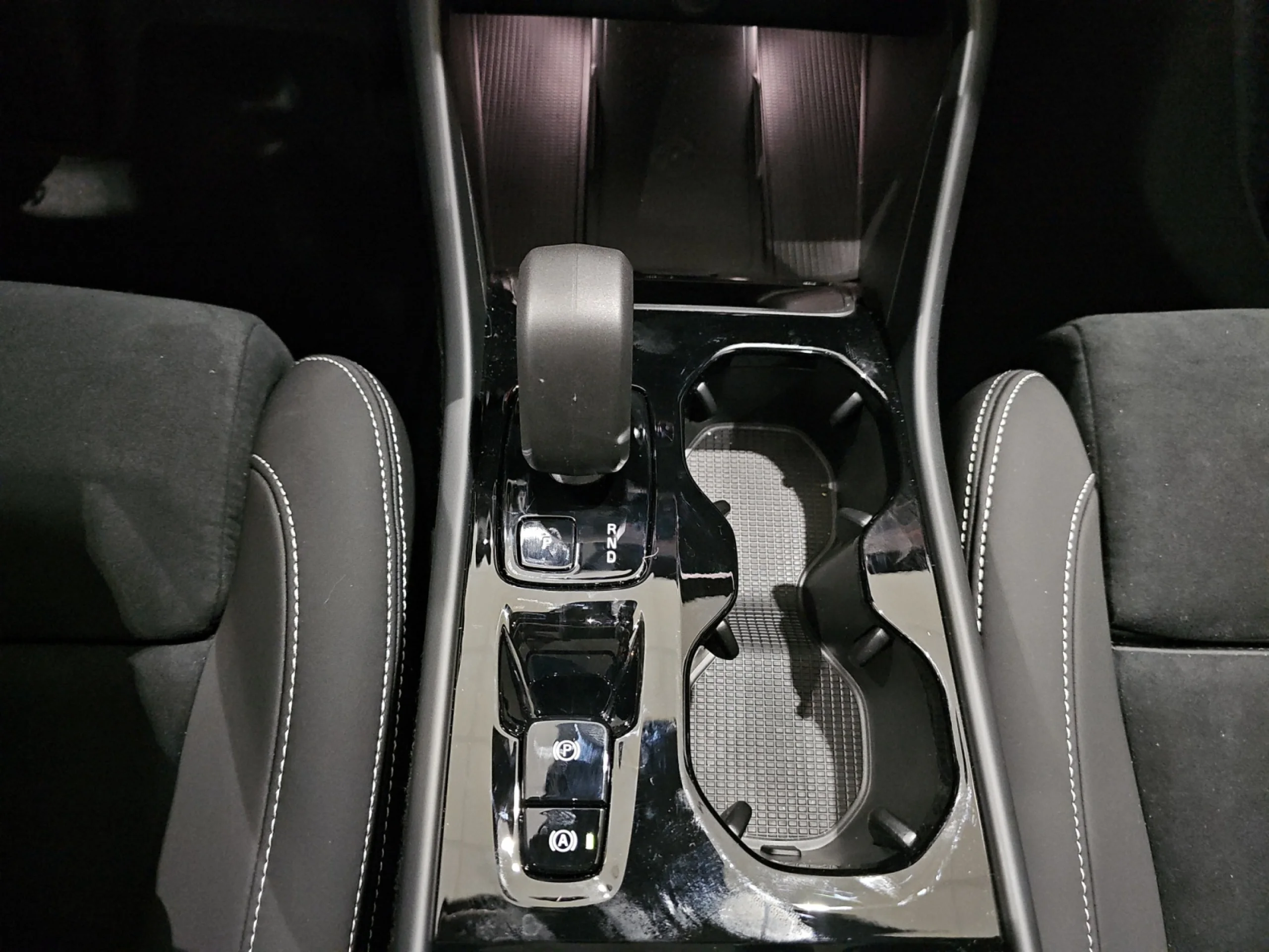 VOLVO XC40 2.0 B3 G PLUS DARK AUTO - Foto 11