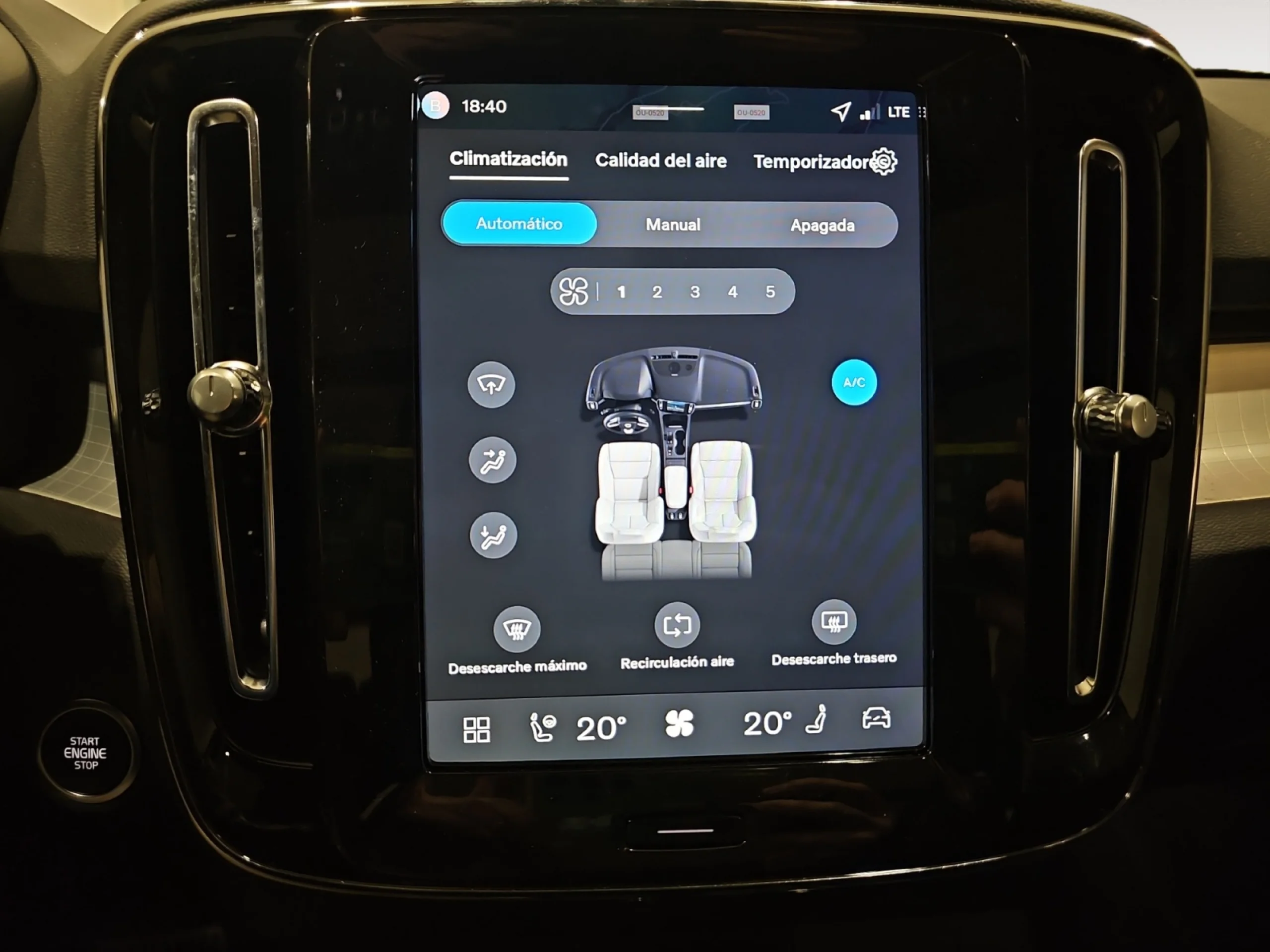 VOLVO XC40 2.0 B3 G PLUS DARK AUTO - Foto 14