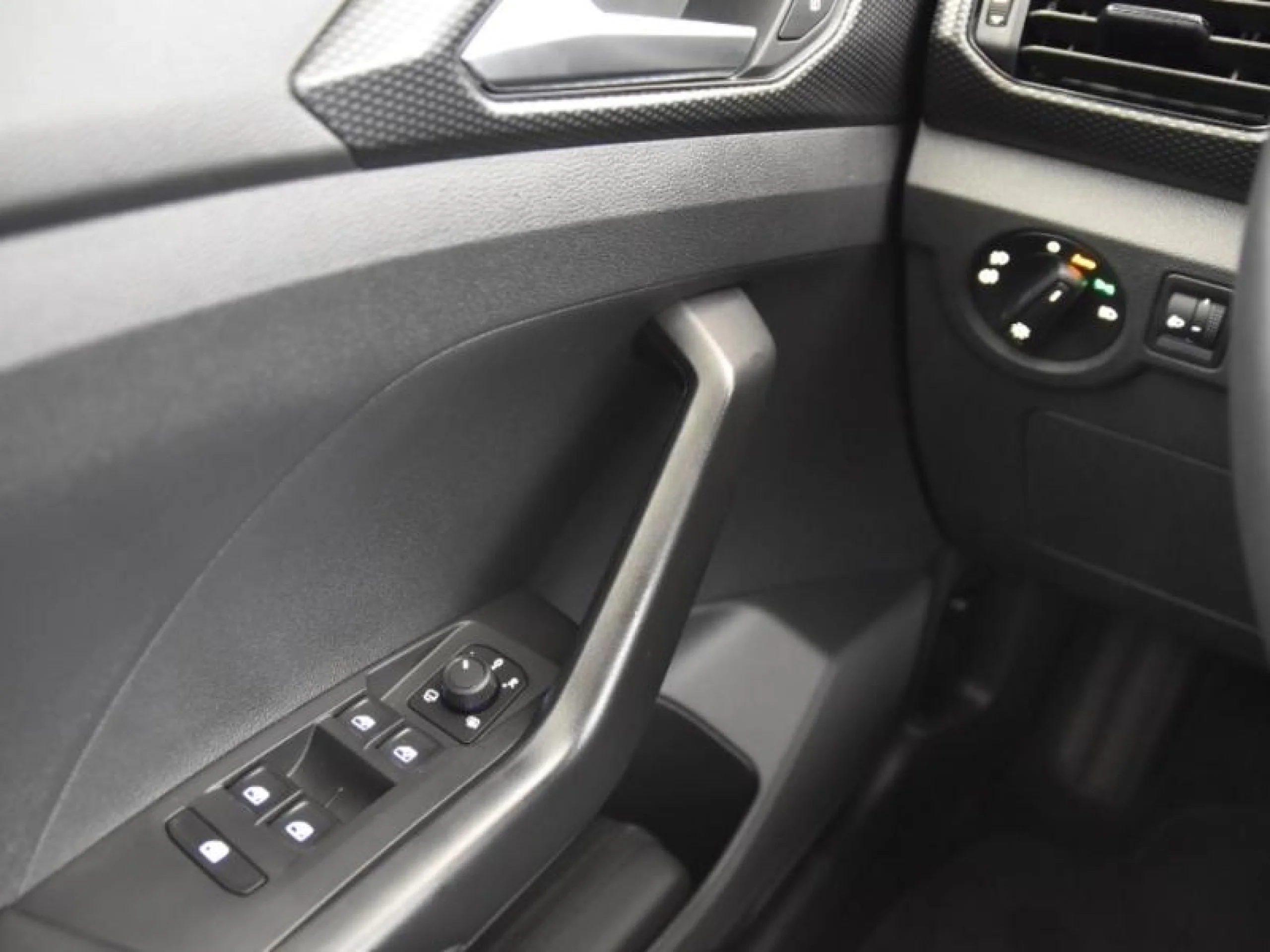 VOLKSWAGEN T CROSS ADVANCE 1.0 TSI 81KW (110CV) DSG - Foto 16