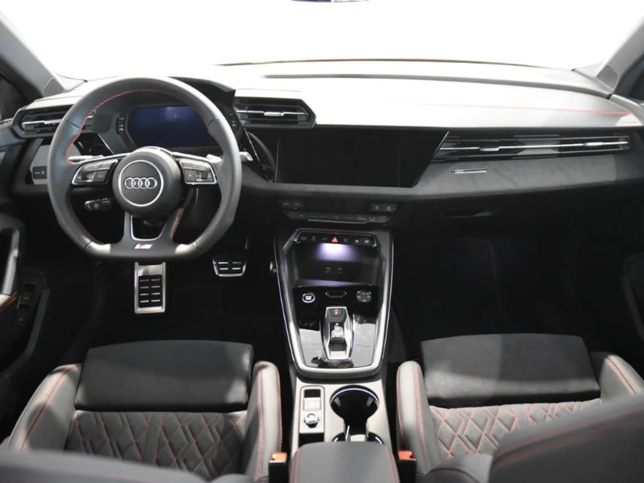 AUDI A3 SPORTBACK A3 SPORTBACK BLACK COMPETITION 45 TFSI E  200 KW S TRONIC - Foto 4